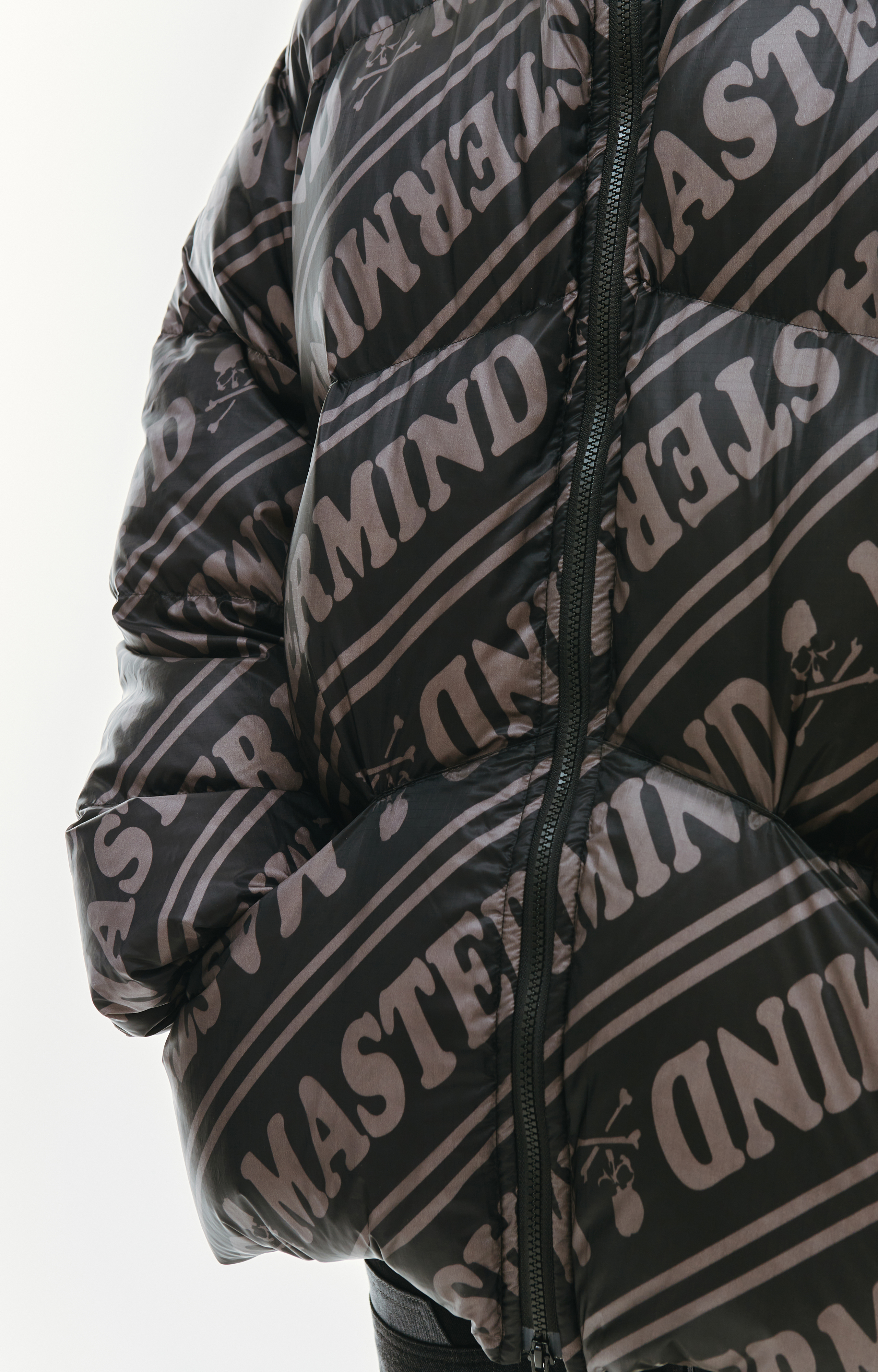 Mastermind WORLD Пуховик Mastermind WORLD × Rocky Mountain с монопринтом