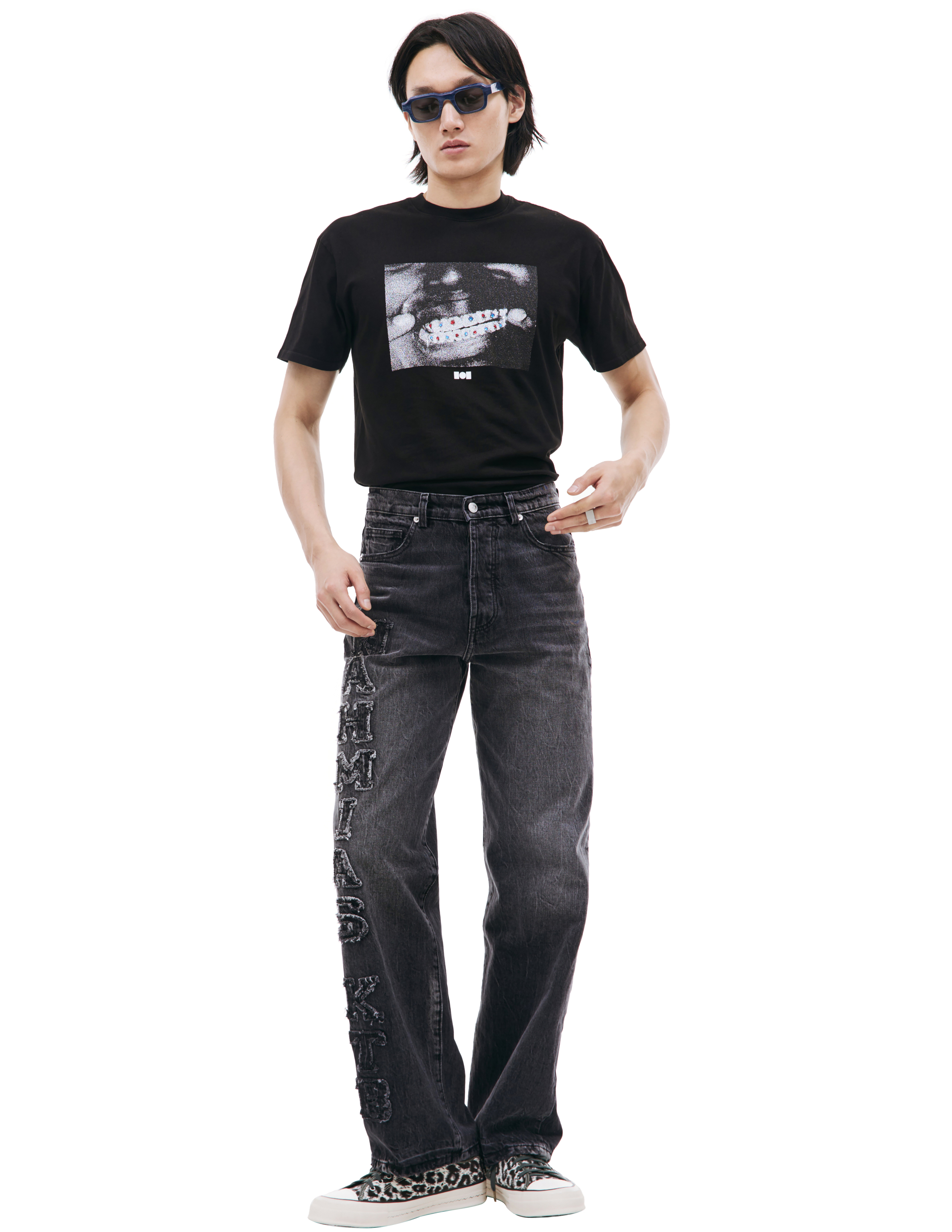 Сервые джинсы с нашивками логотипа