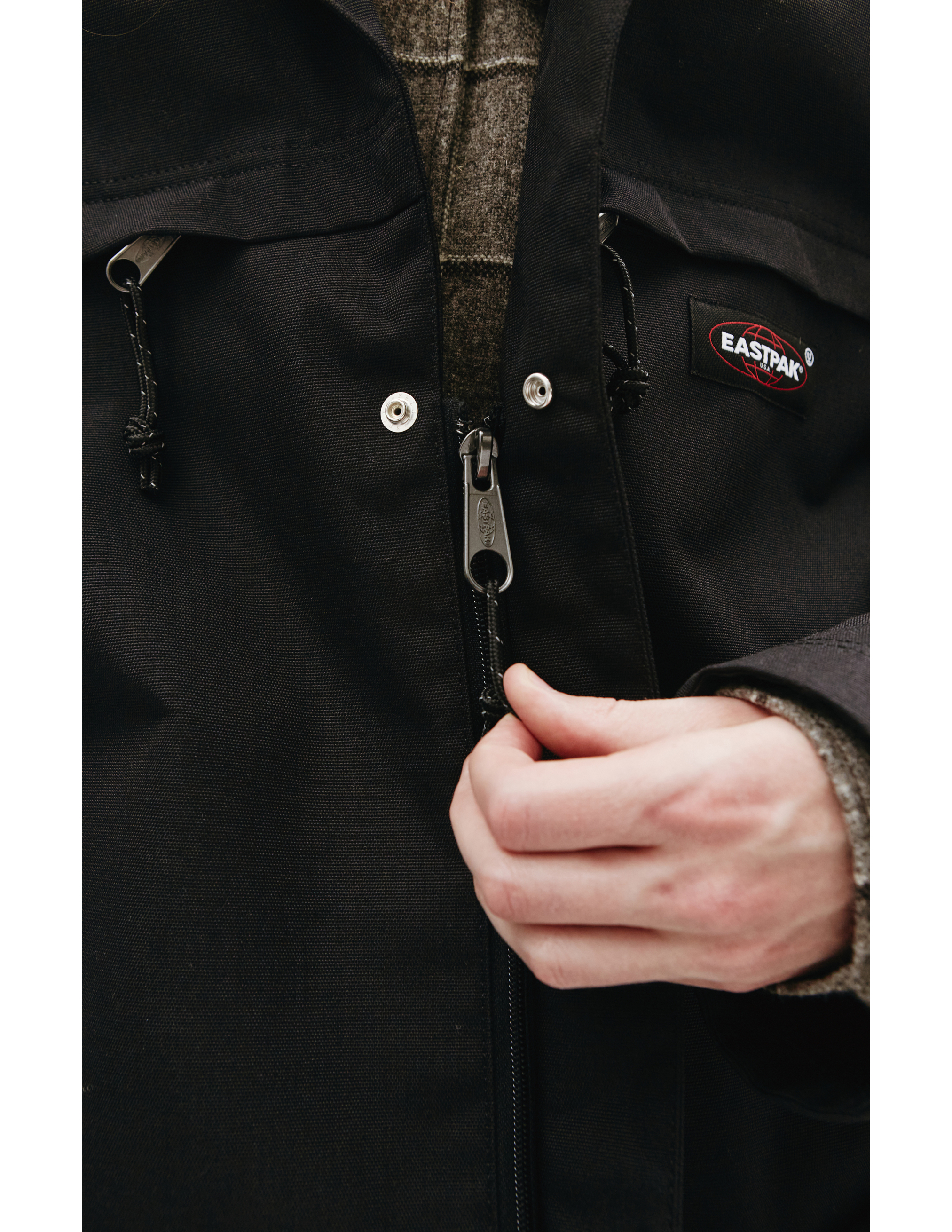 Плащ Undercover x Eastpak с накладными карманами - Undercover UC2A4309/blk Фото 6