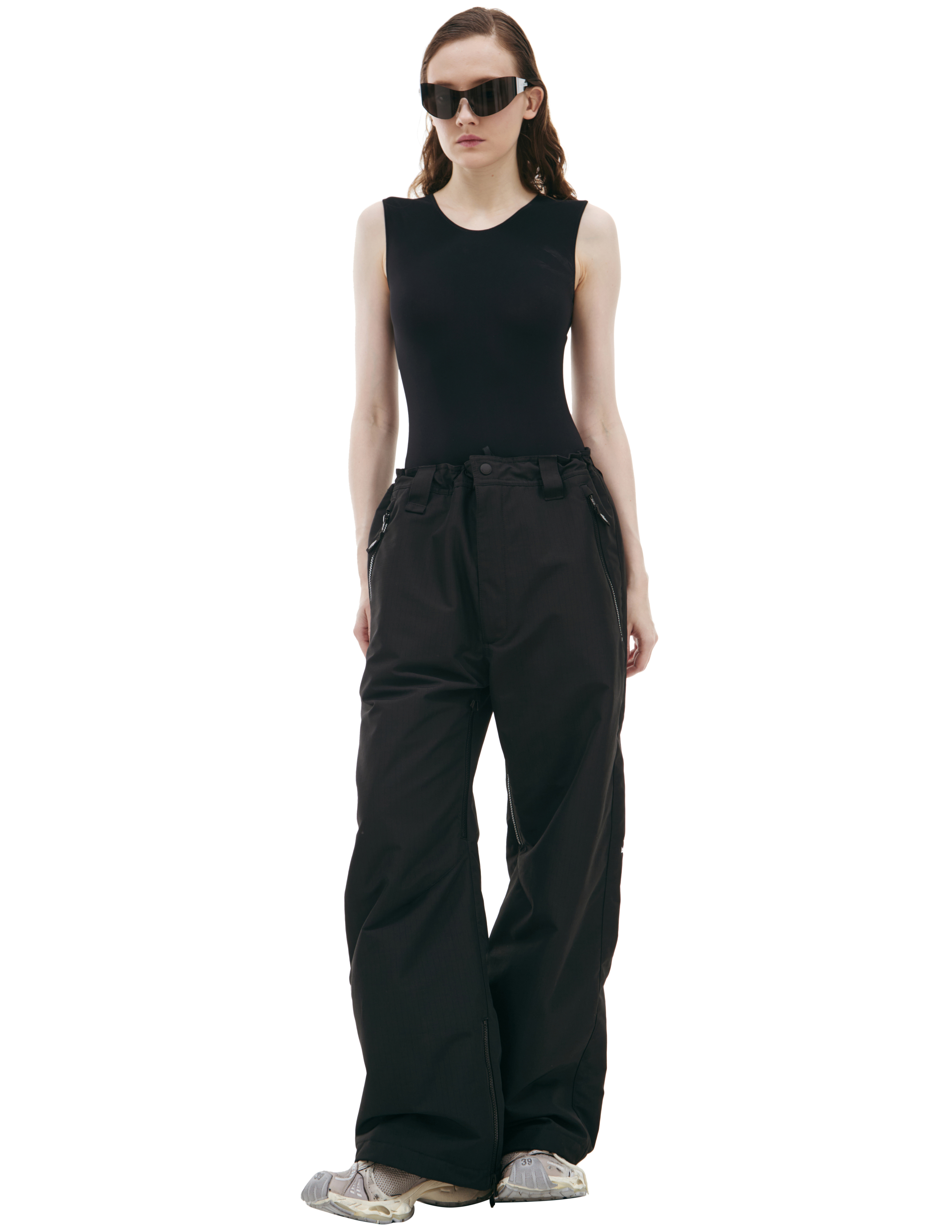 Черные брюки с логотипом