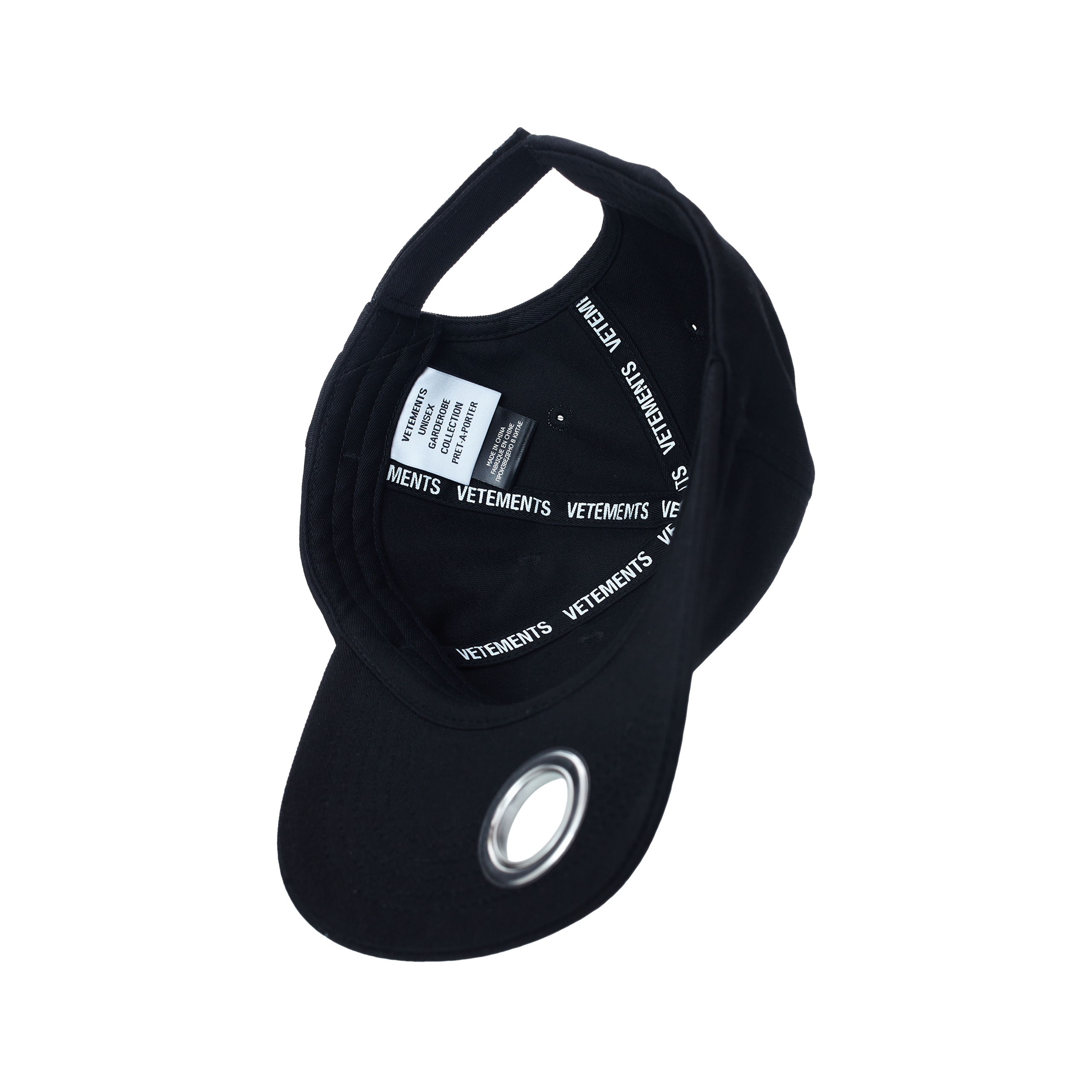 Черная кепка с металлическим кольцом VETEMENTS UE64CA300B/1052, размер One Size UE64CA300B/1052 - фото 4