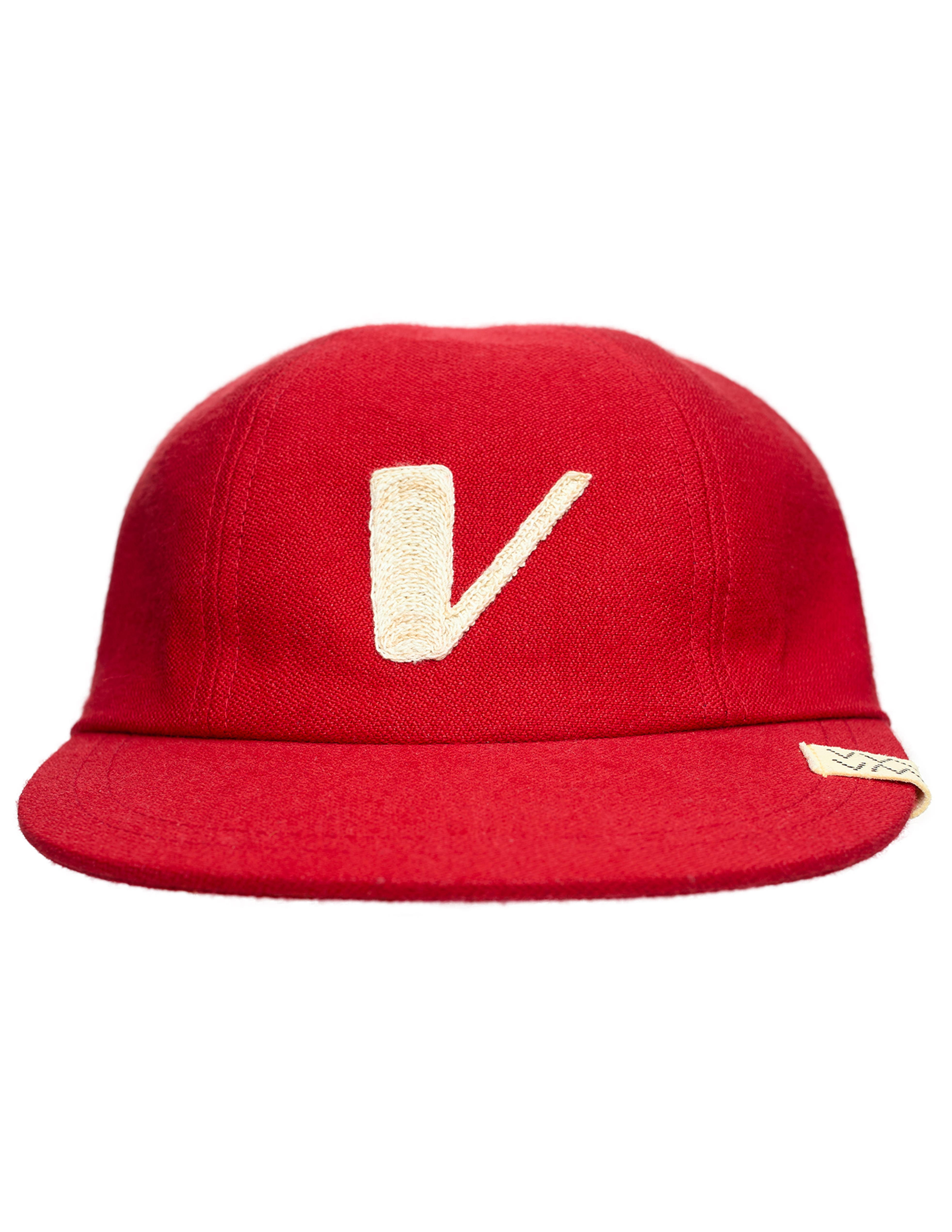 Кепка с вышитым логотипом 43500₽