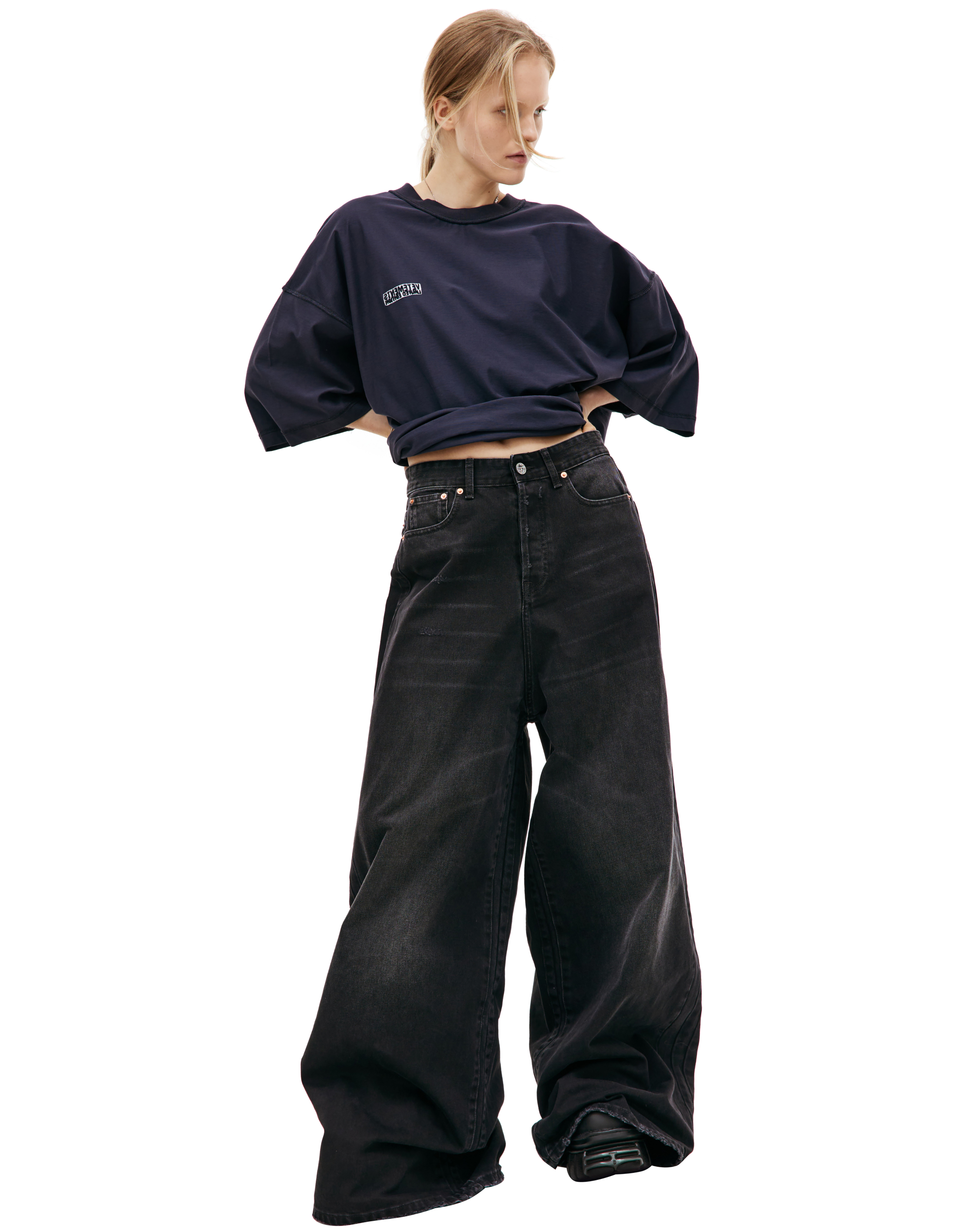 Черные широкие джинсы VETEMENTS UE64PA140B/2802, размер 26;27;28;32;34