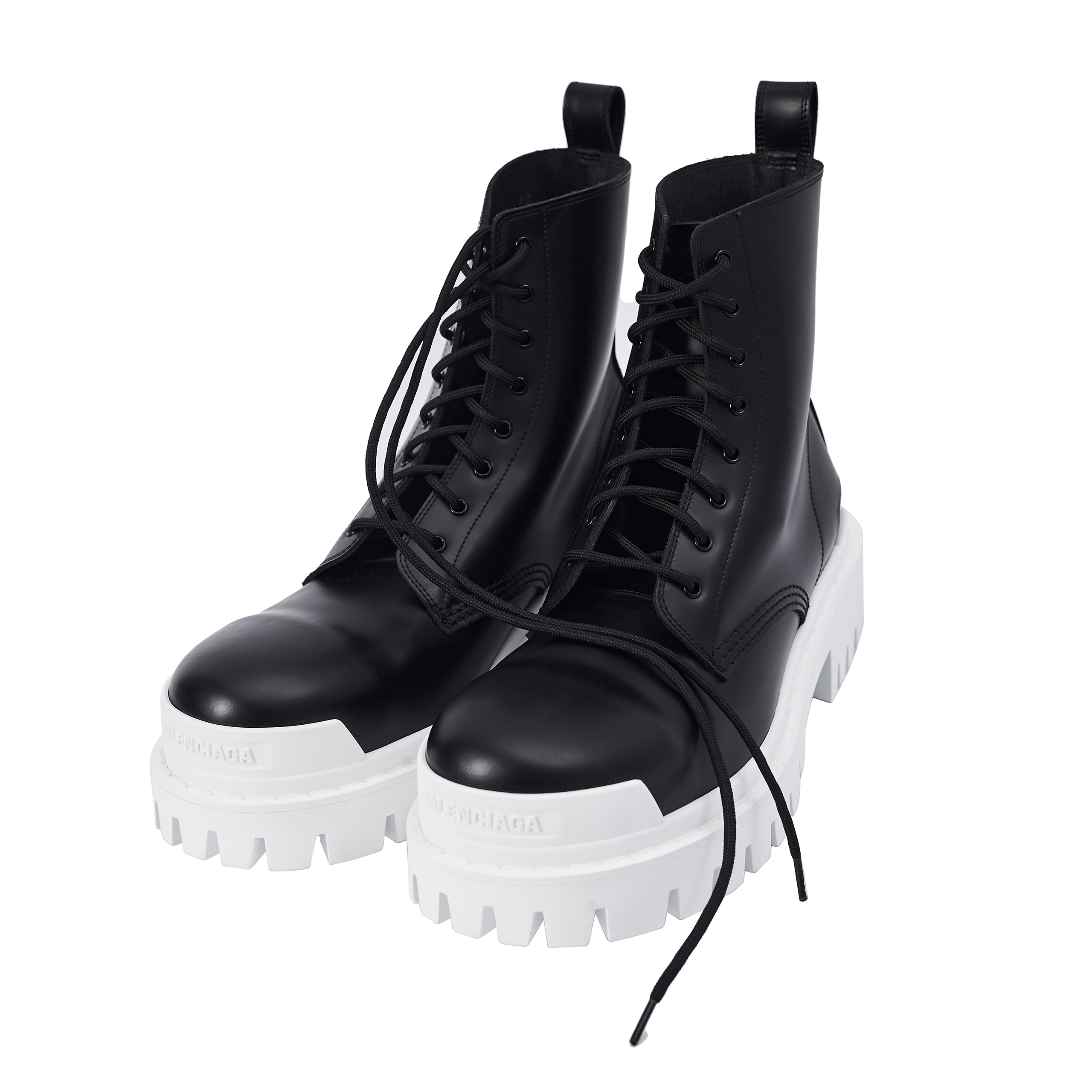 Женские черные ботинки strike с белой подошвой Balenciaga — купить за 87750 руб. в интернет-магазине SV77, арт. 590974/WA967/1090