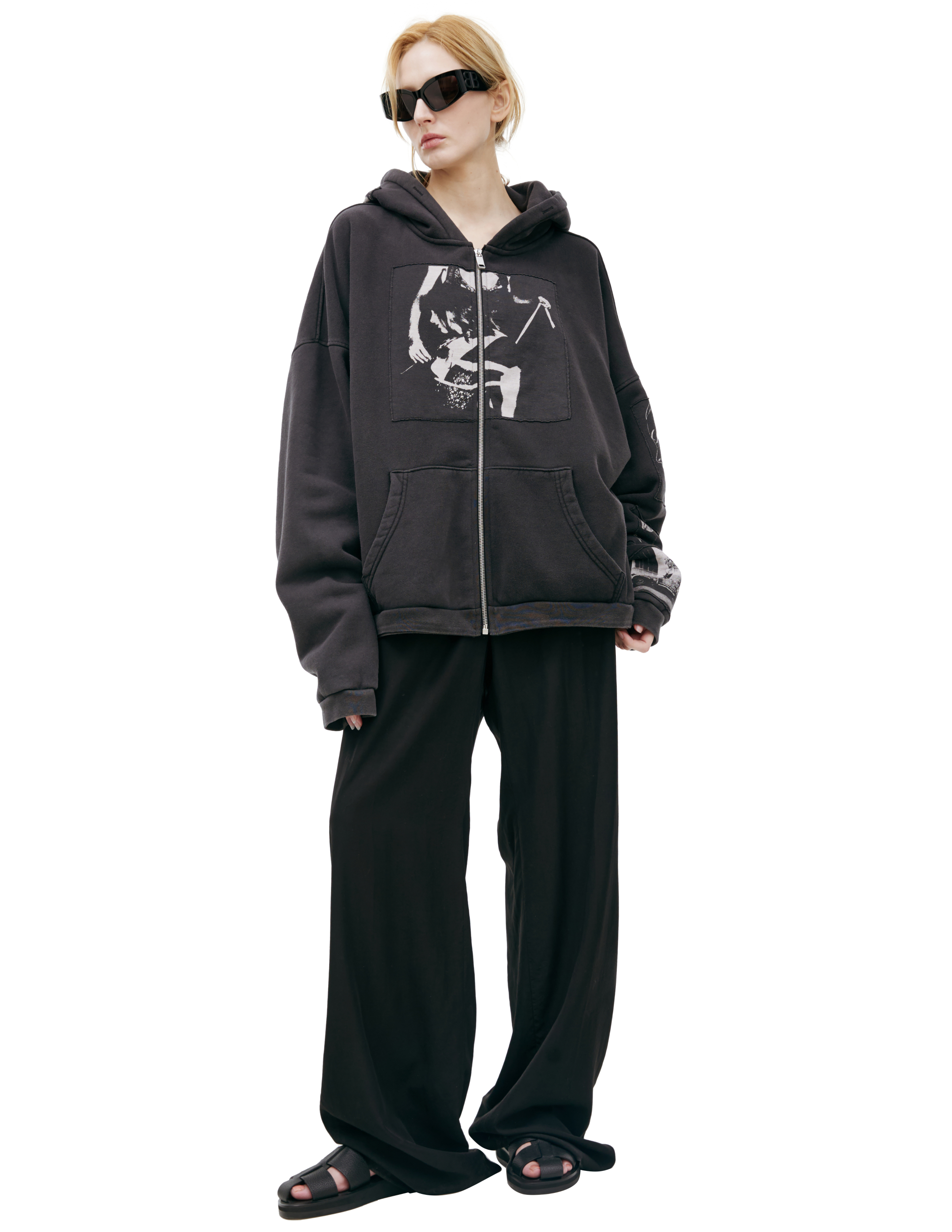 Черное худи с патчами