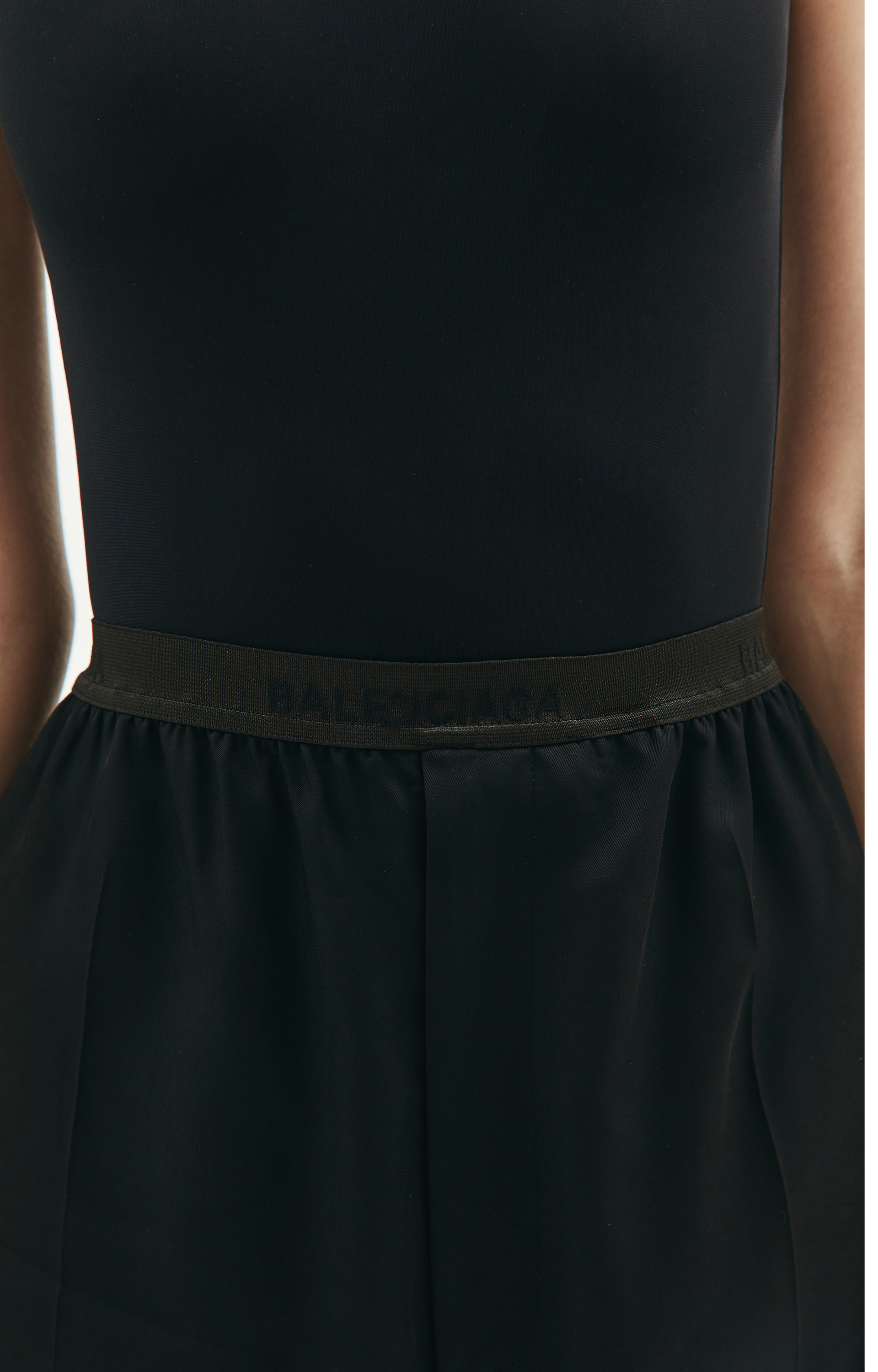 Balenciaga Широкие брюки на резинке с логотипом