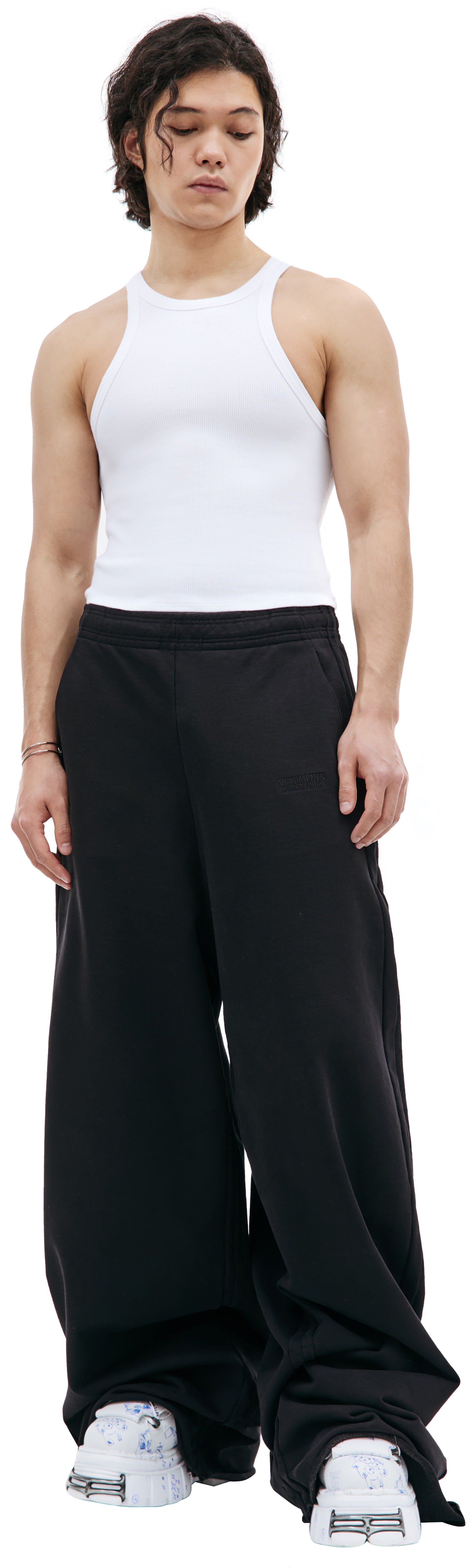 VETEMENTS Белая майка с вышитым логотипом