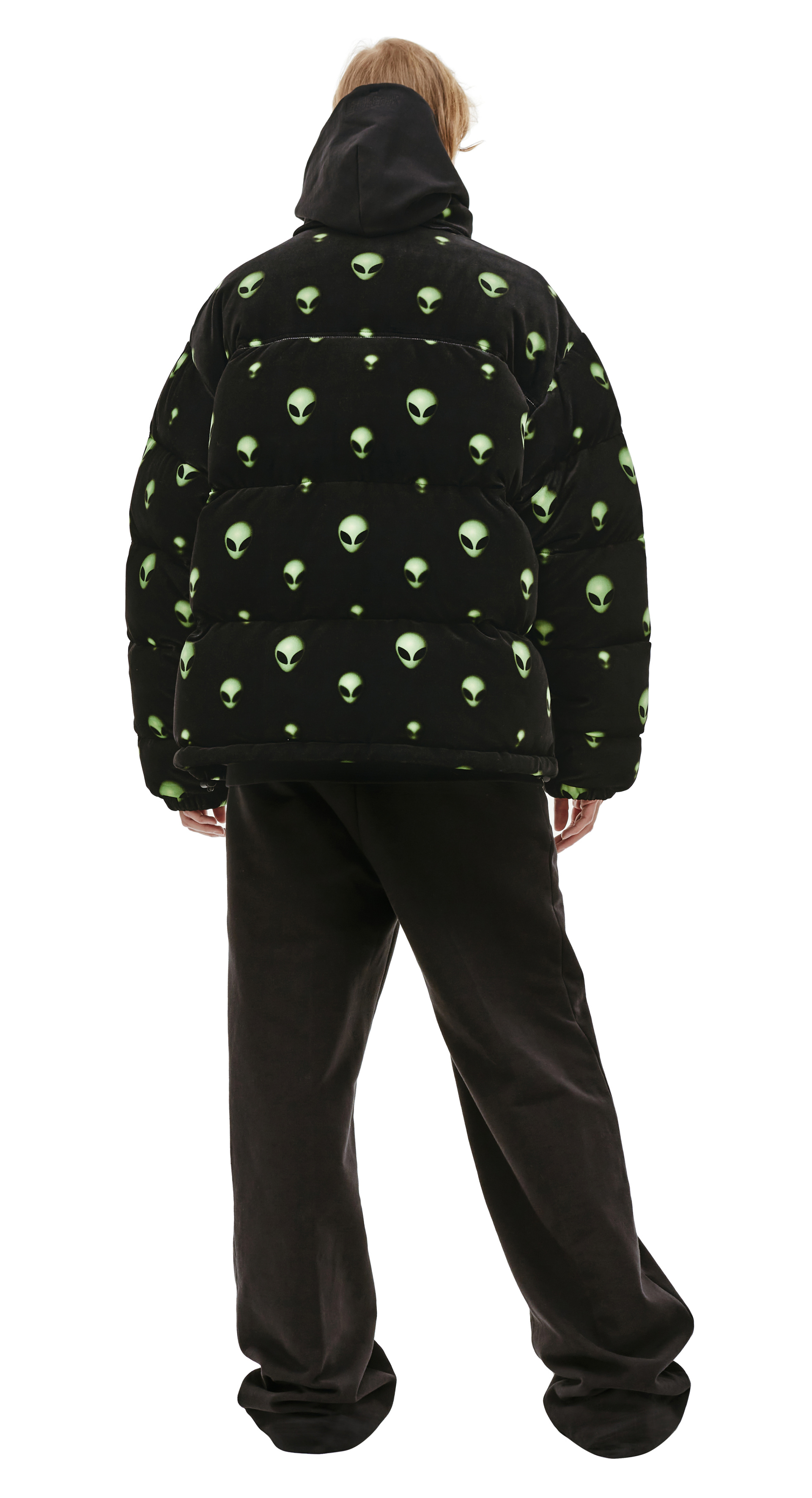 VETEMENTS Бархатный пуховик с принтом