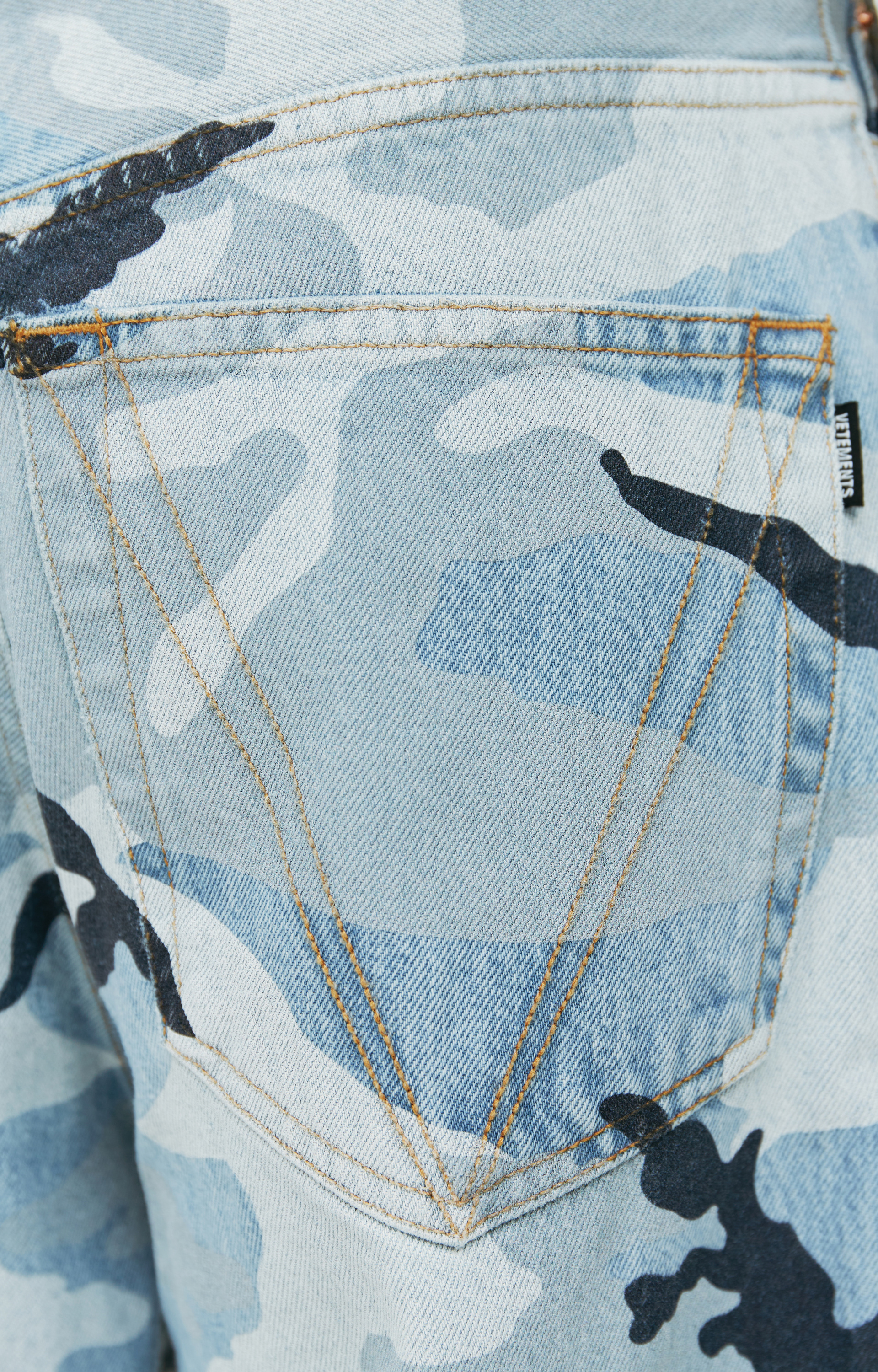 VETEMENTS Широкие камуфляж джинсы