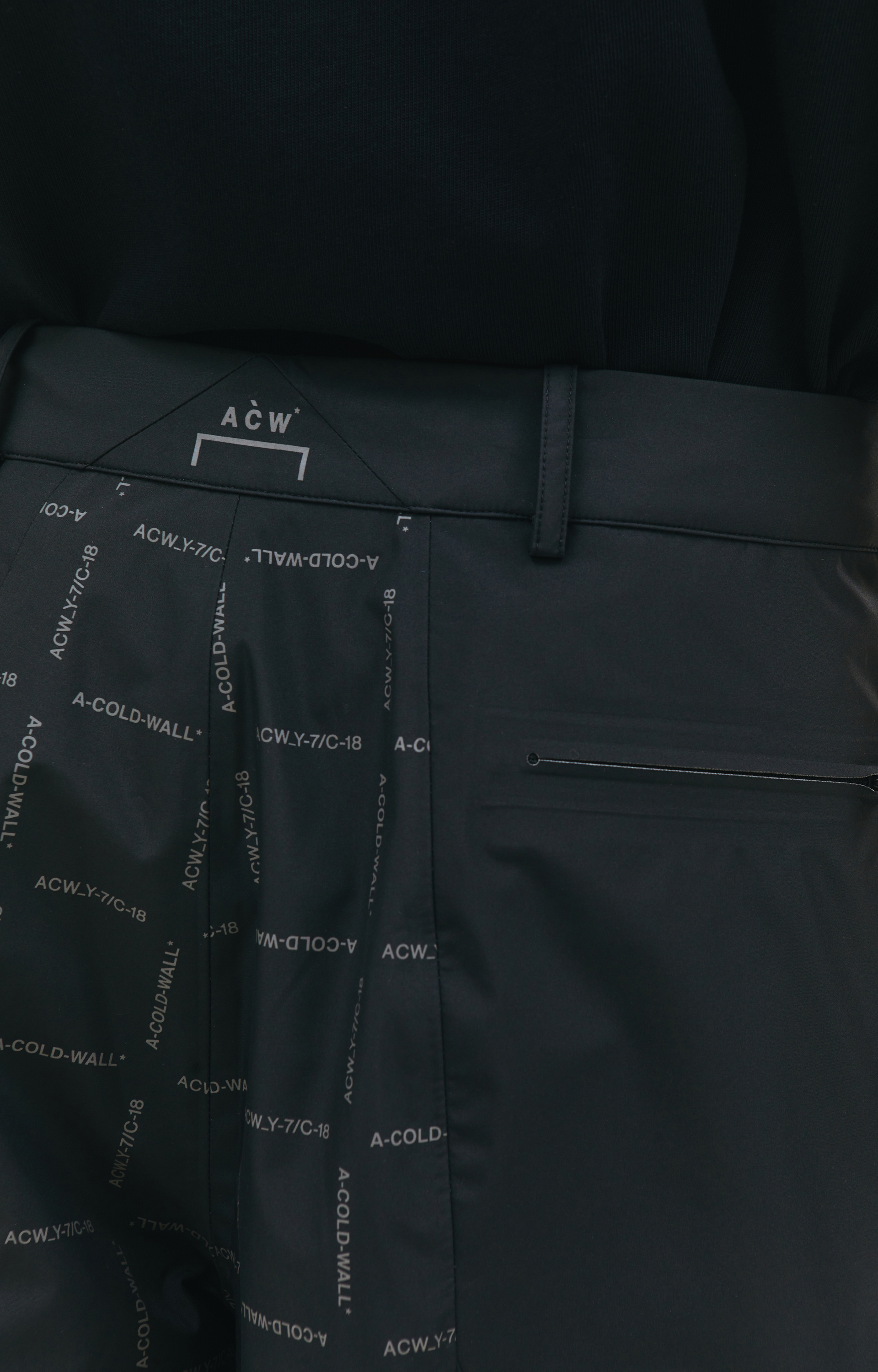 A-COLD-WALL* Черные брюки с монопринтом