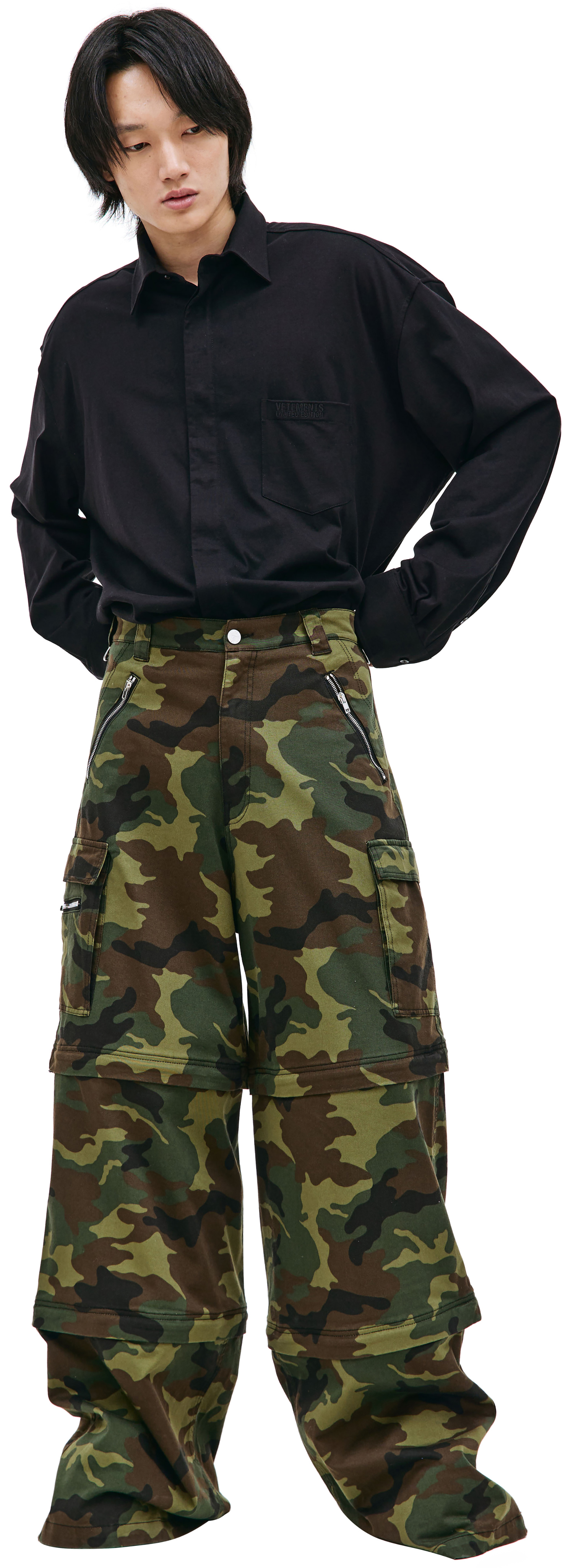 VETEMENTS Камуфляжные брюки-трансформеры с карманами