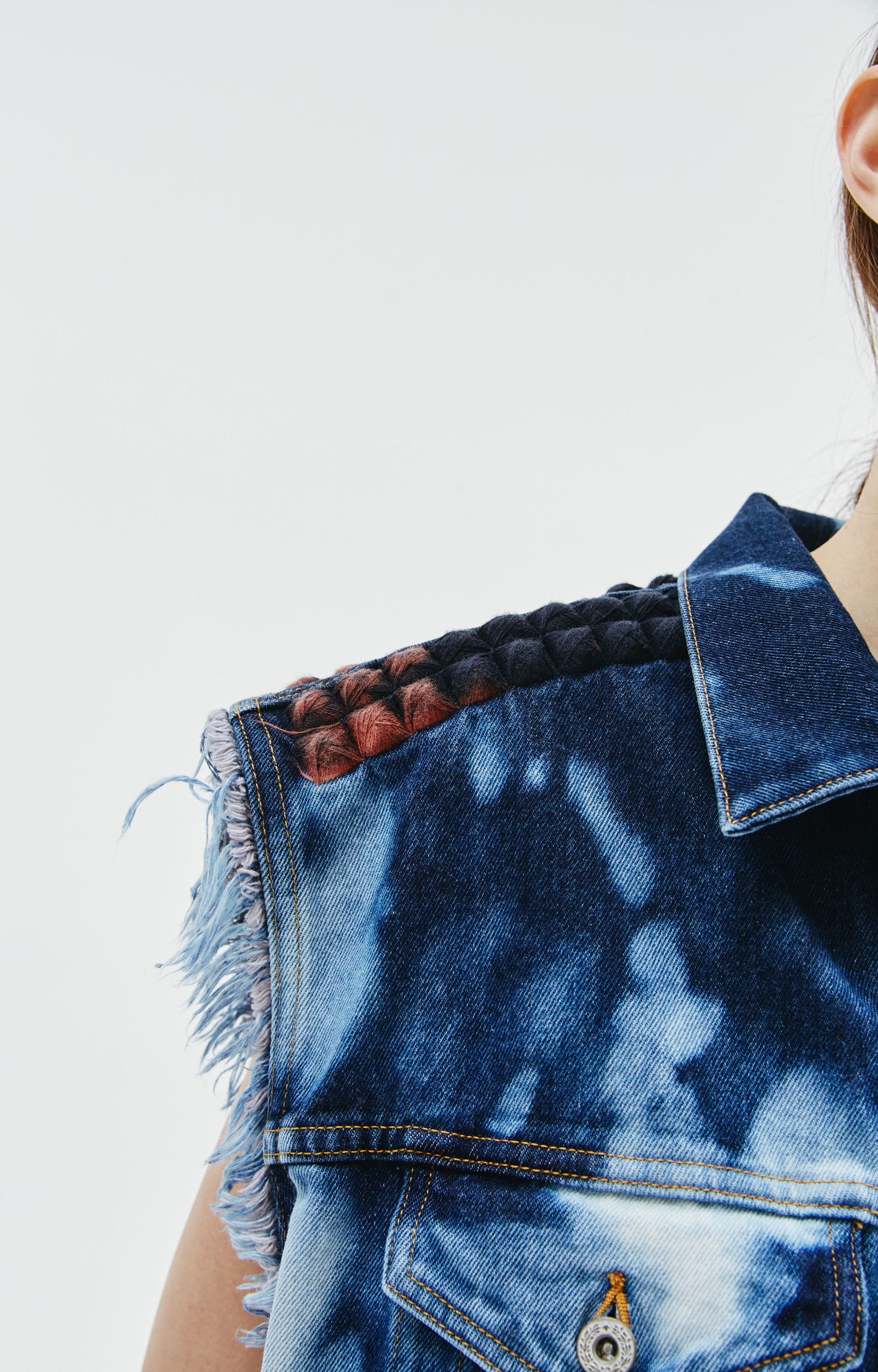 Doublet Тай дай жилет из переработанного денима