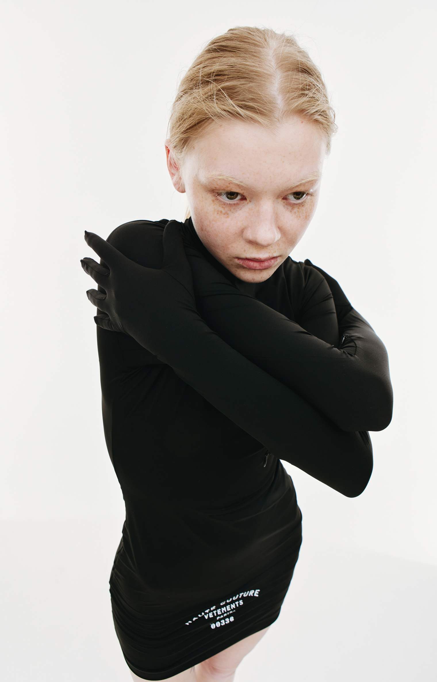 VETEMENTS Платье с рукавами-перчатками