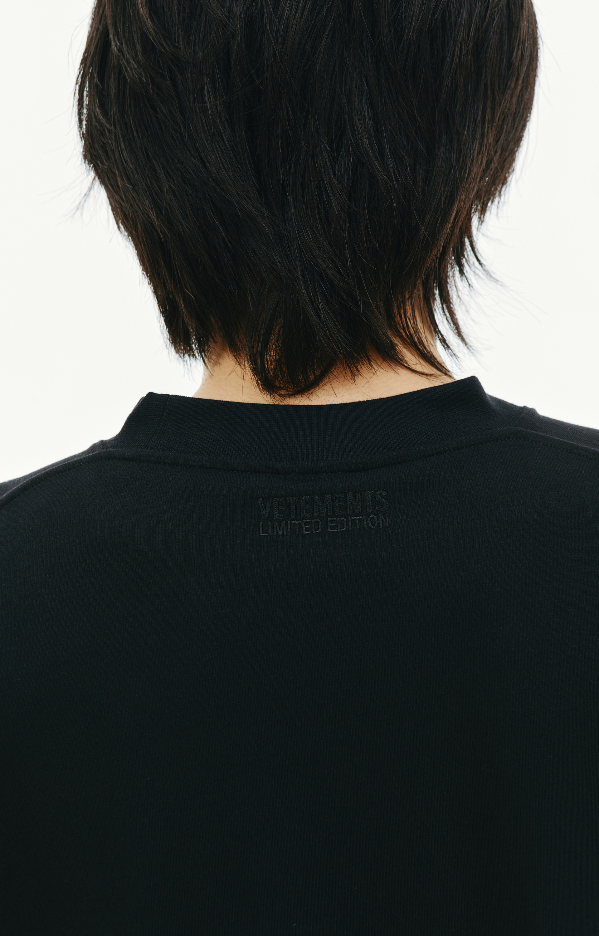 VETEMENTS Оверсайз футболка с вышивкой \'Large\'