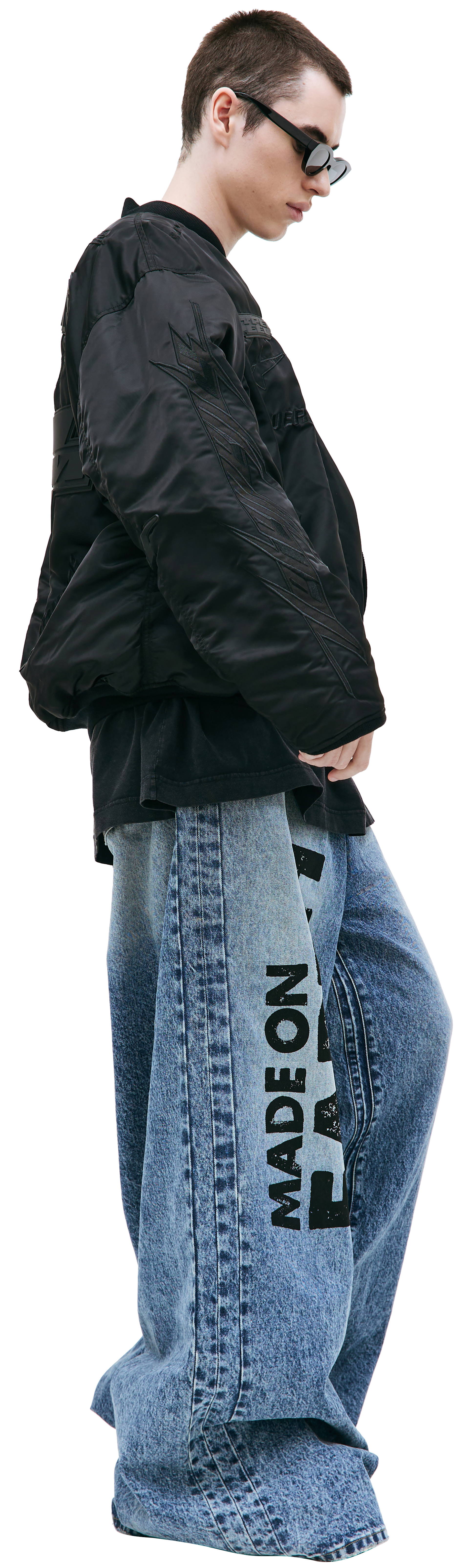 VETEMENTS Двусторонний бомбер VETEMENTS x Alpha Industries с нашивками