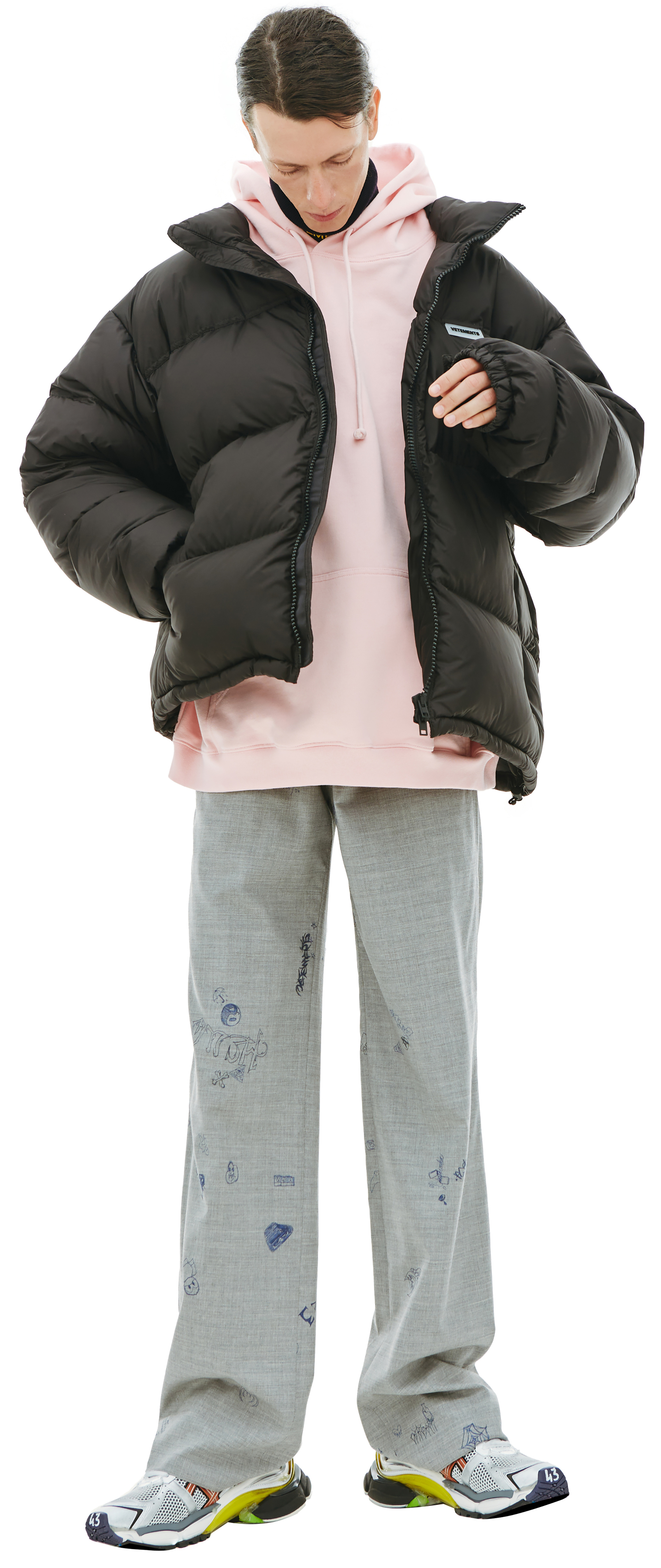 VETEMENTS Черный пуховик с логотипом