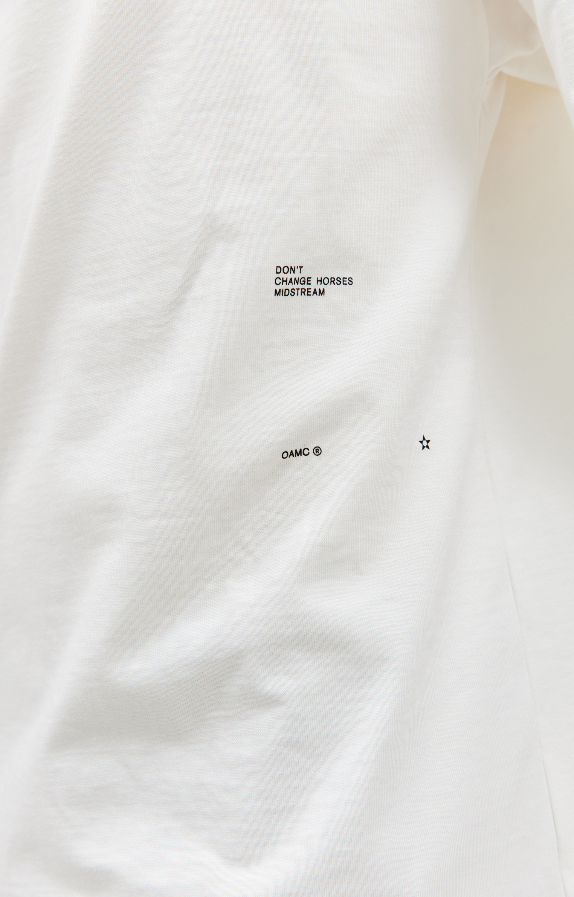 OAMC Белая футболка с шелковым патчем
