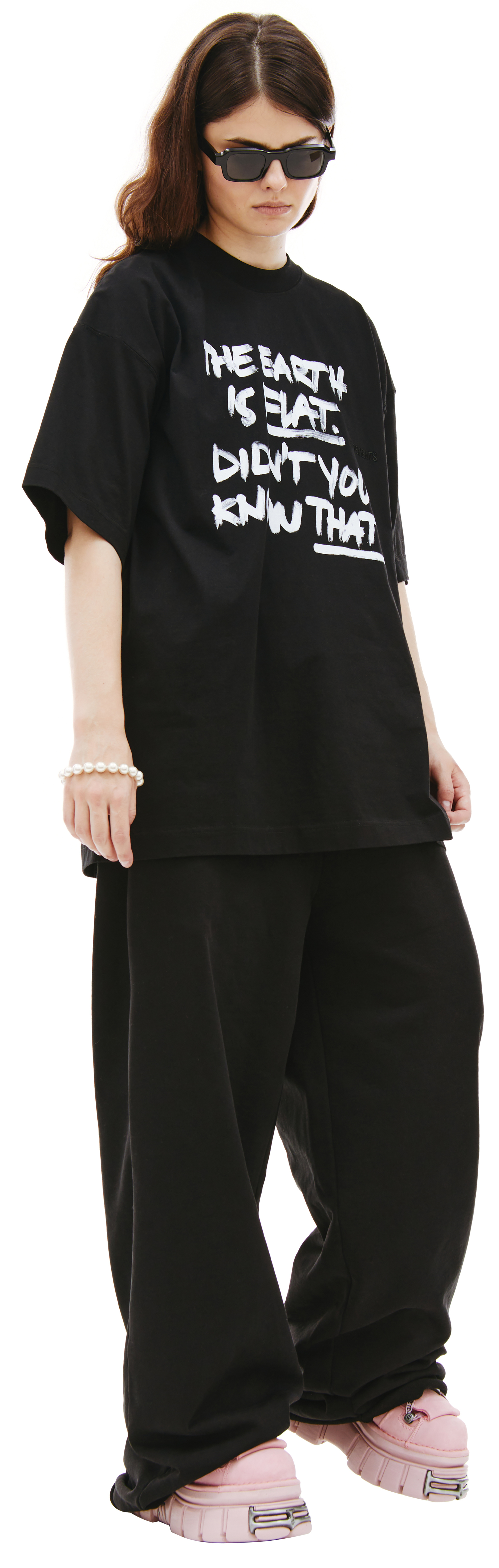 VETEMENTS Оверсайз футболка \'The Earth is flat\'