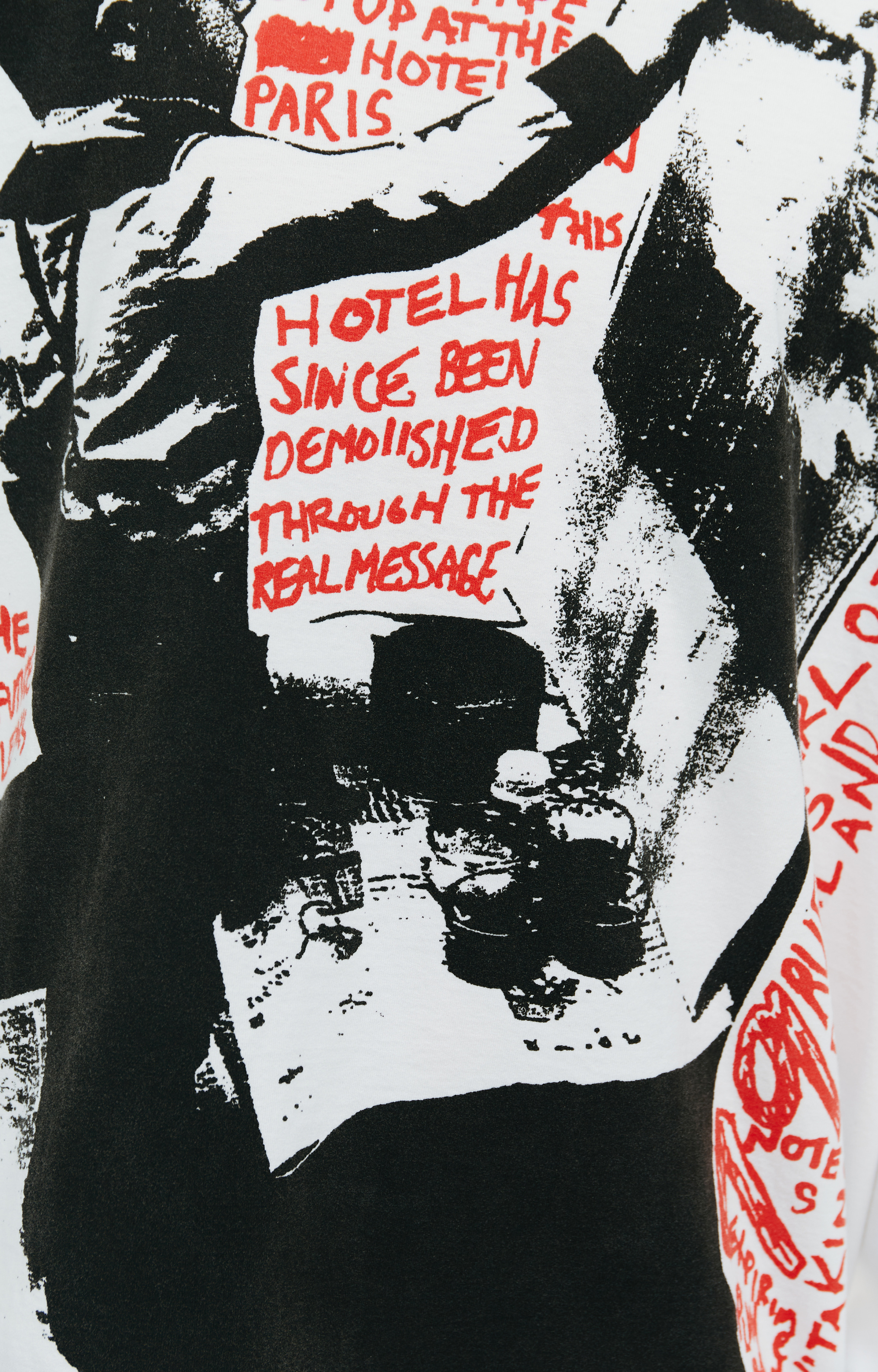 Enfants Riches Déprimés Лонгслив-010/618 принт ребенок красит на груди и ребенок читает книгу на спине бел