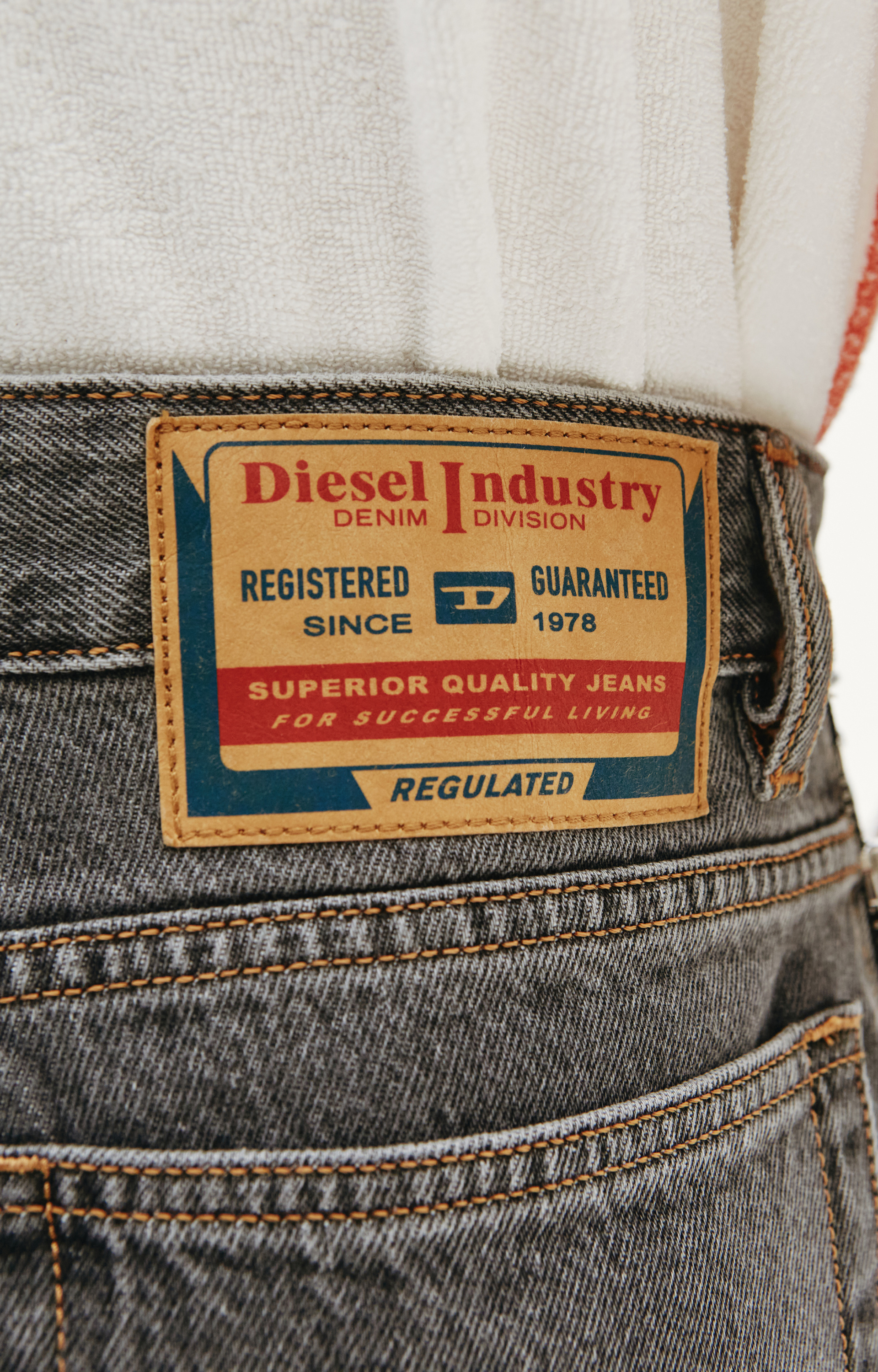 Diesel Широкие джинсы с лампасами