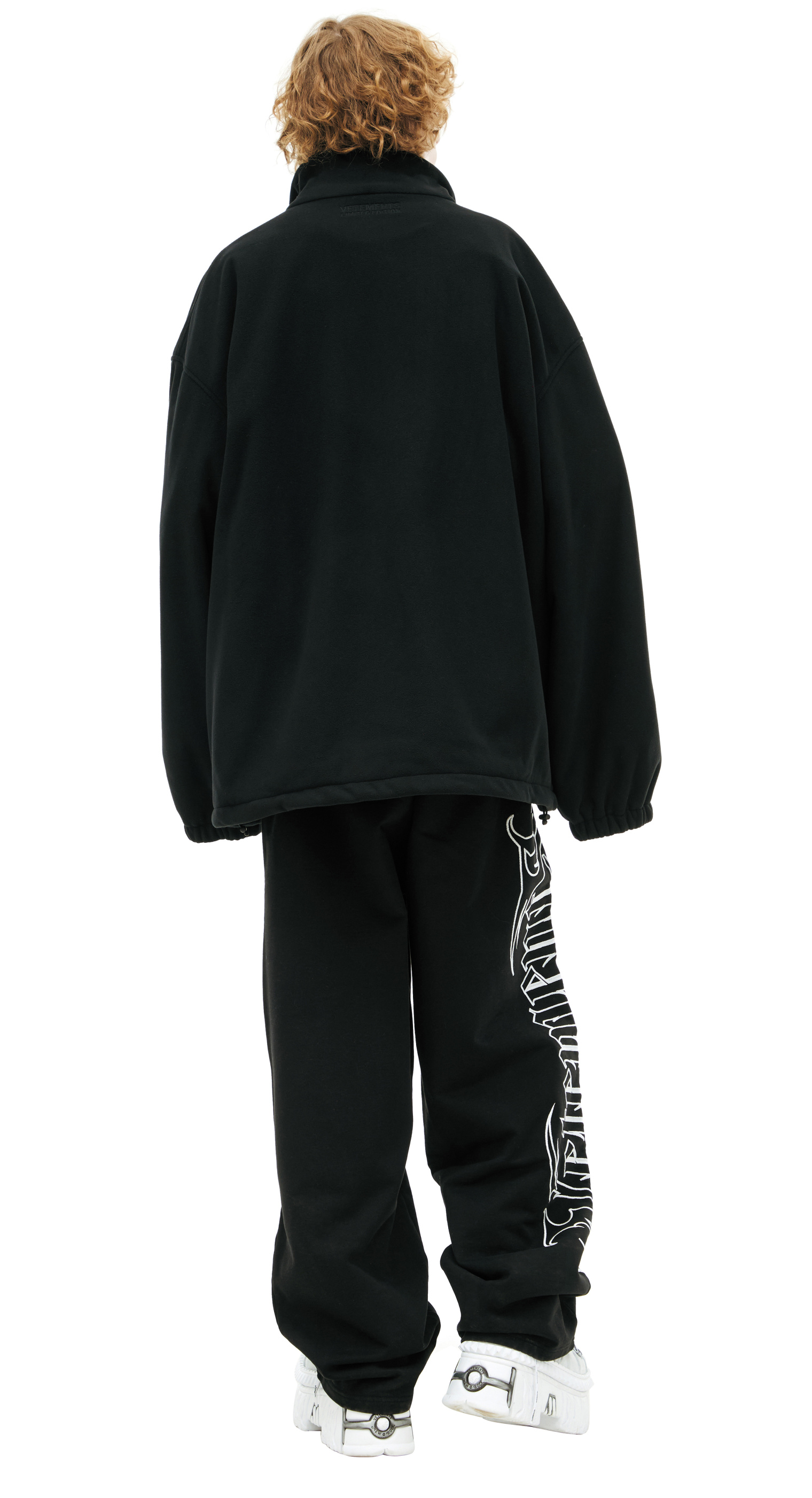 VETEMENTS Флисовая куртка с логотипом