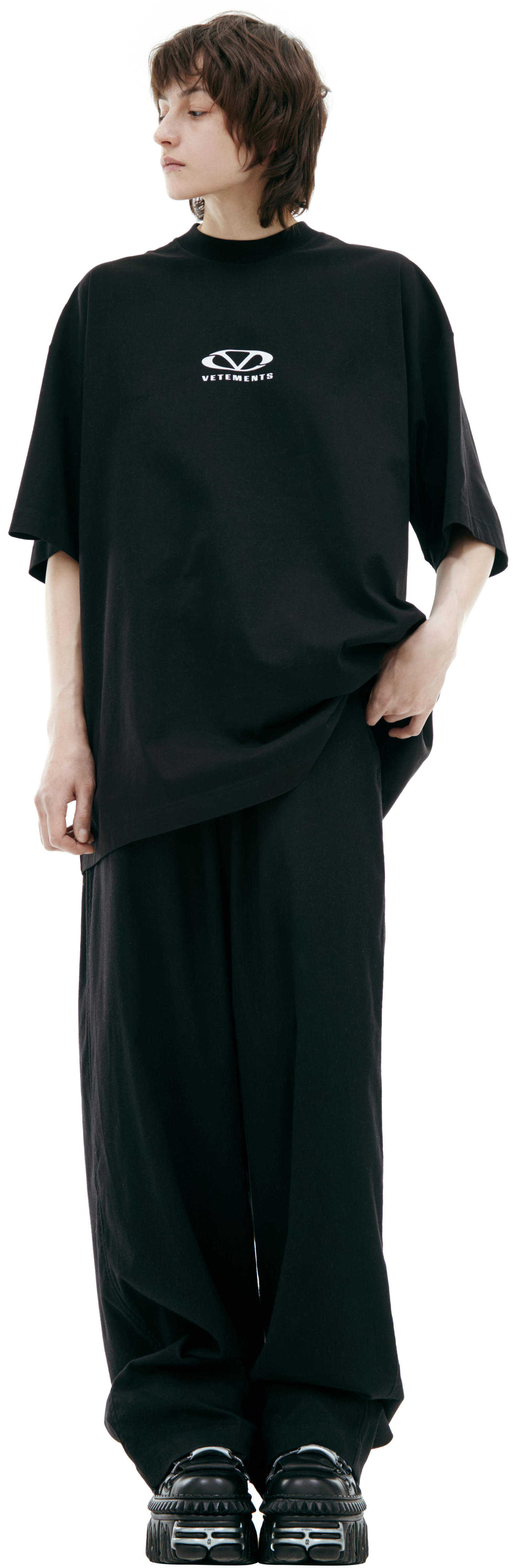 VETEMENTS Черная футболка с логотипом