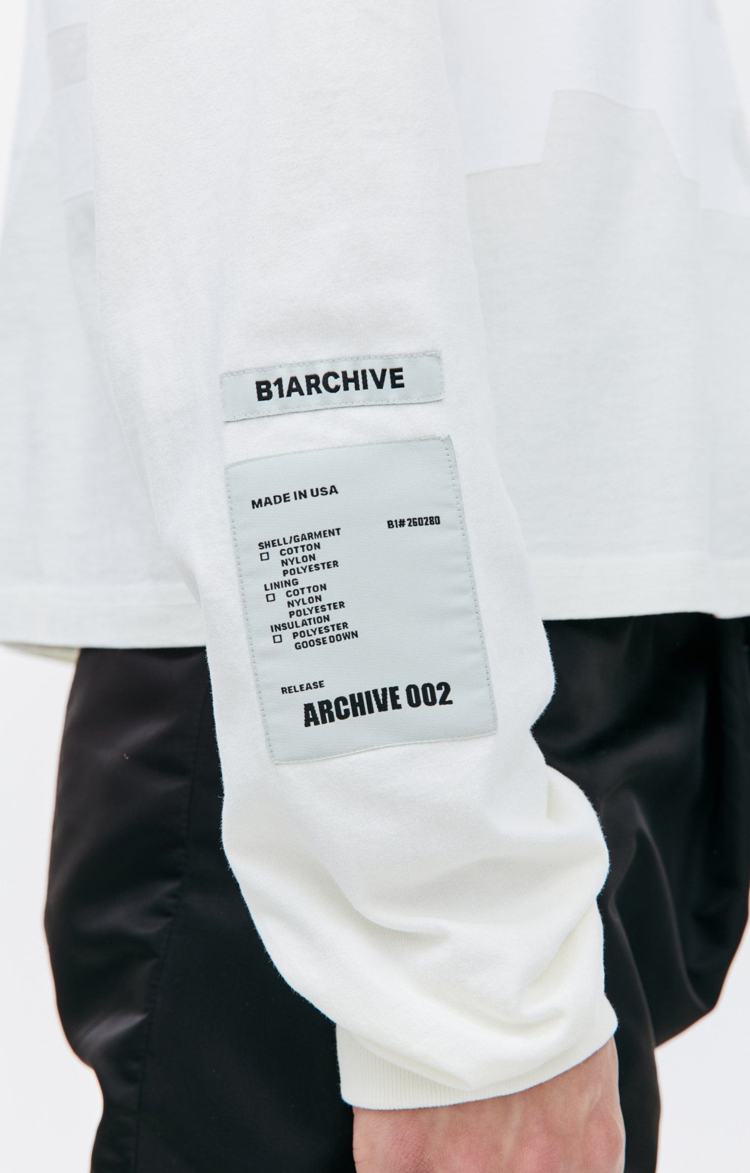 B1ARCHIVE Укроченный лонгслив с логотипом