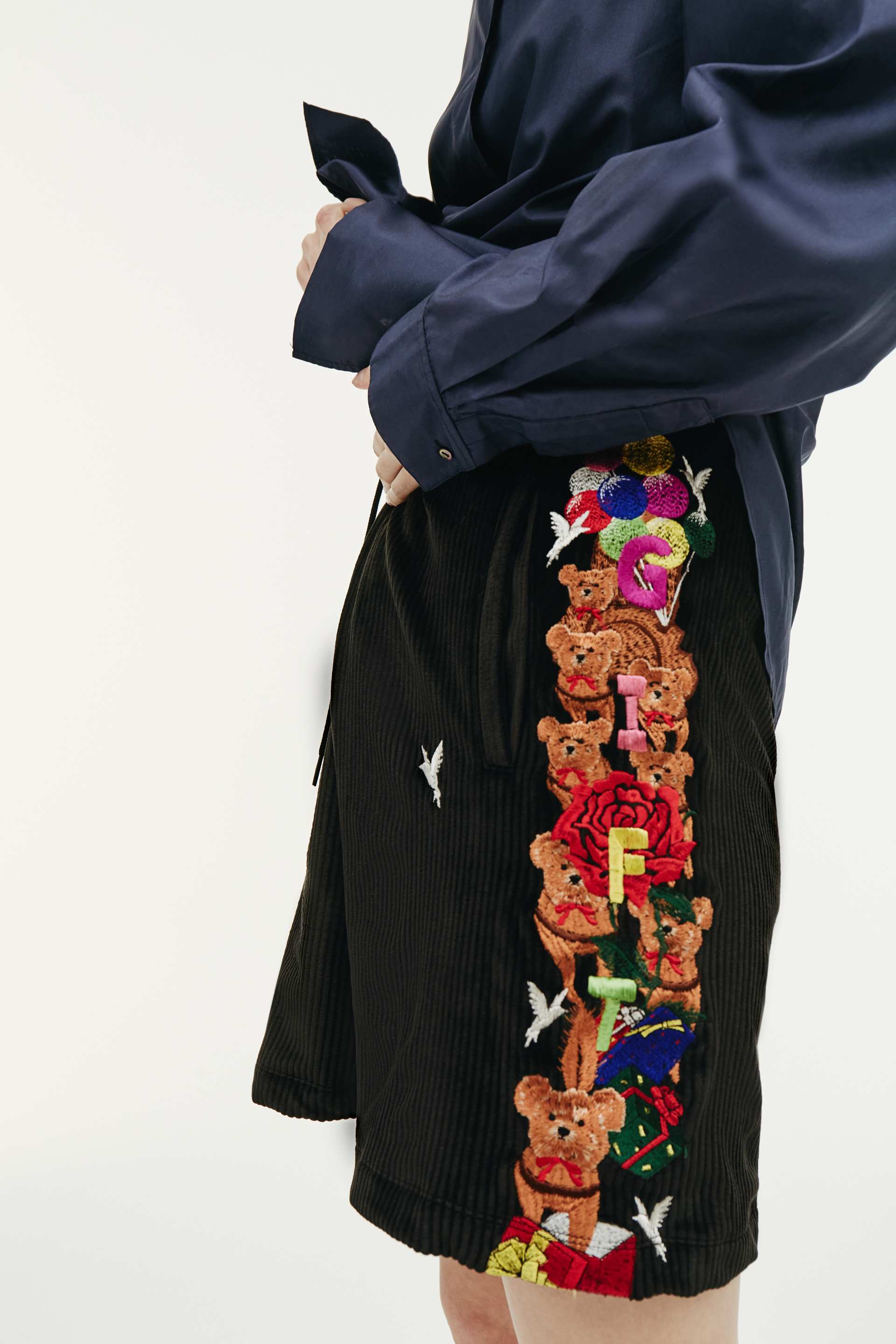 Doublet Черные велюровые шорты c вышивками