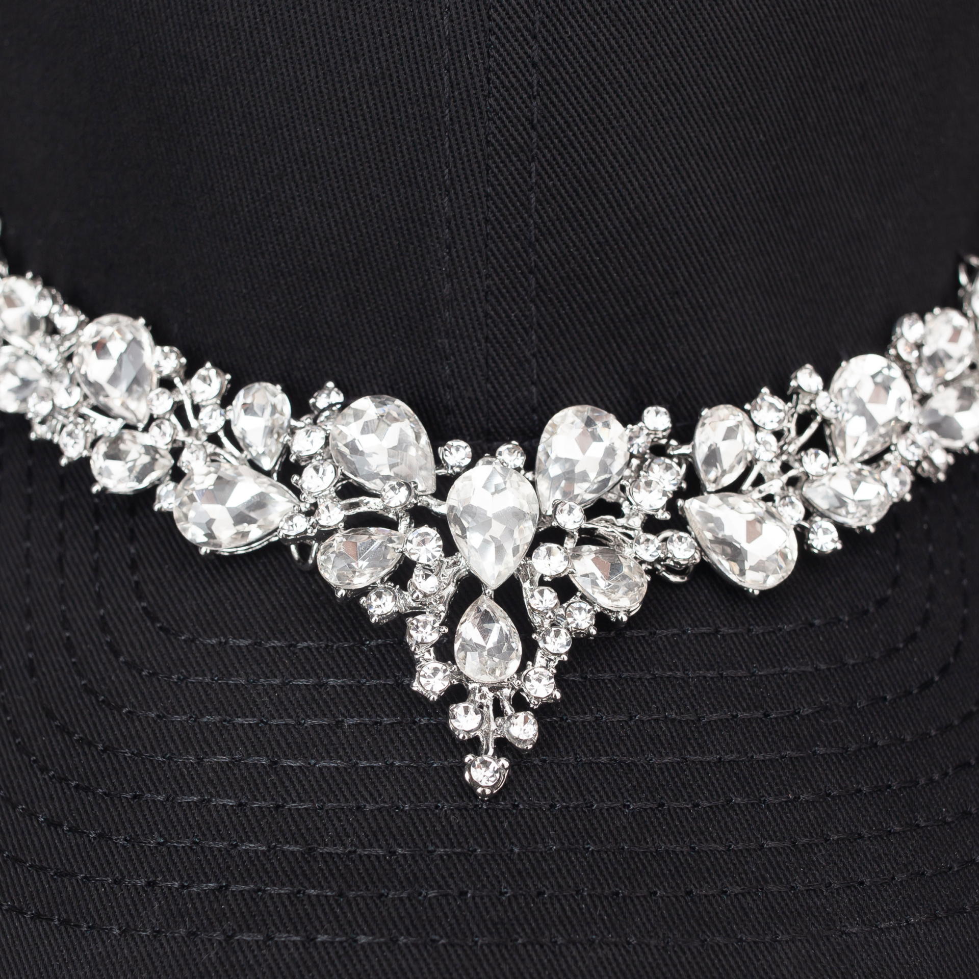 VETEMENTS Кепка со стразами