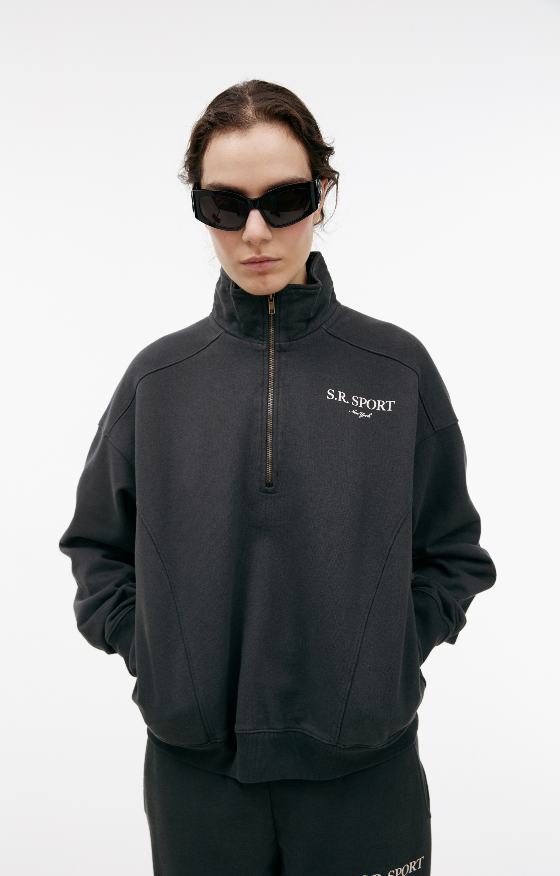 SPORTY & RICH Свитшот с высоким воротом