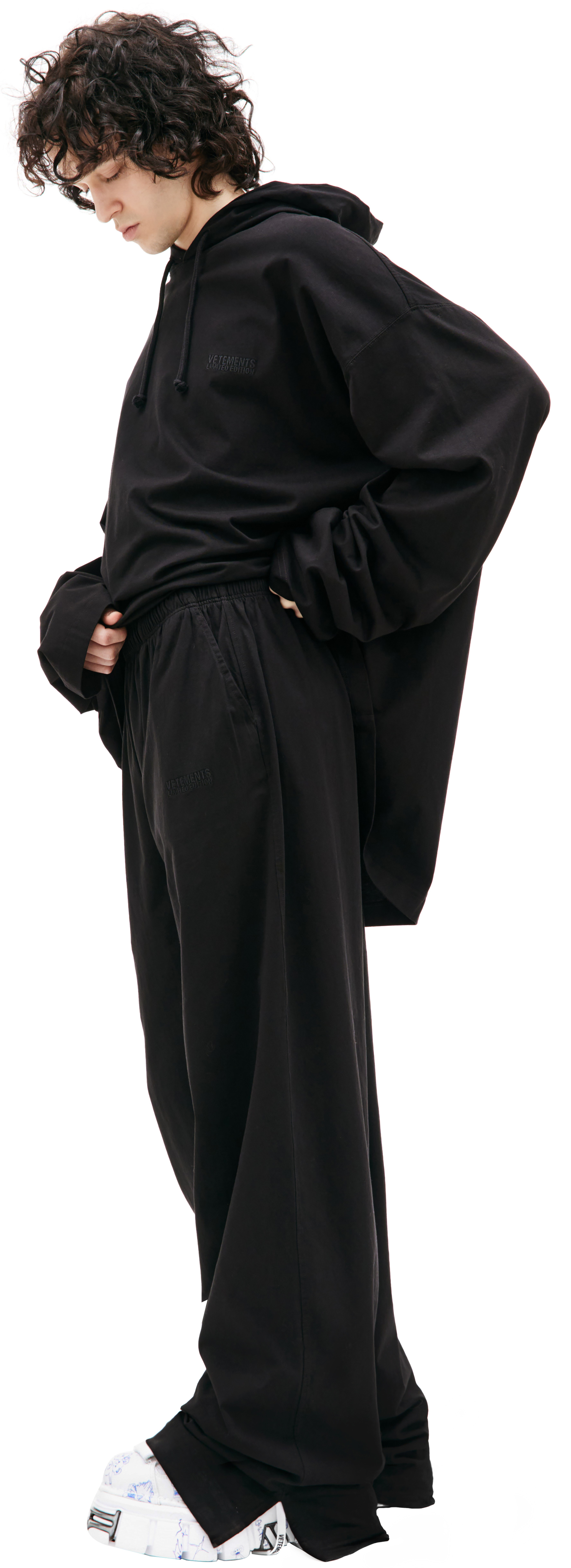 VETEMENTS Широкие брюки на резинке