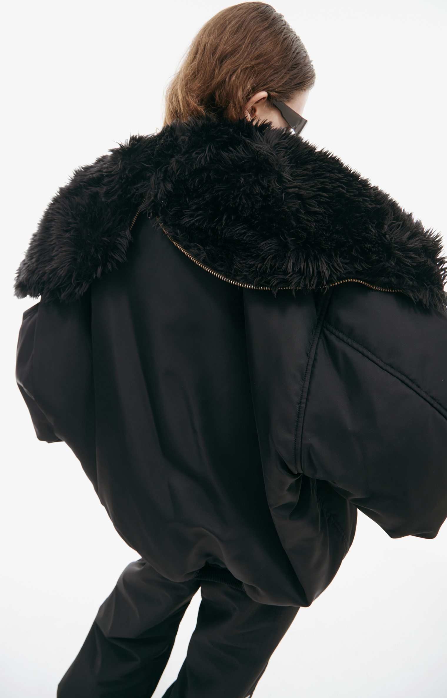 Balenciaga Бомбер с меховым воротом