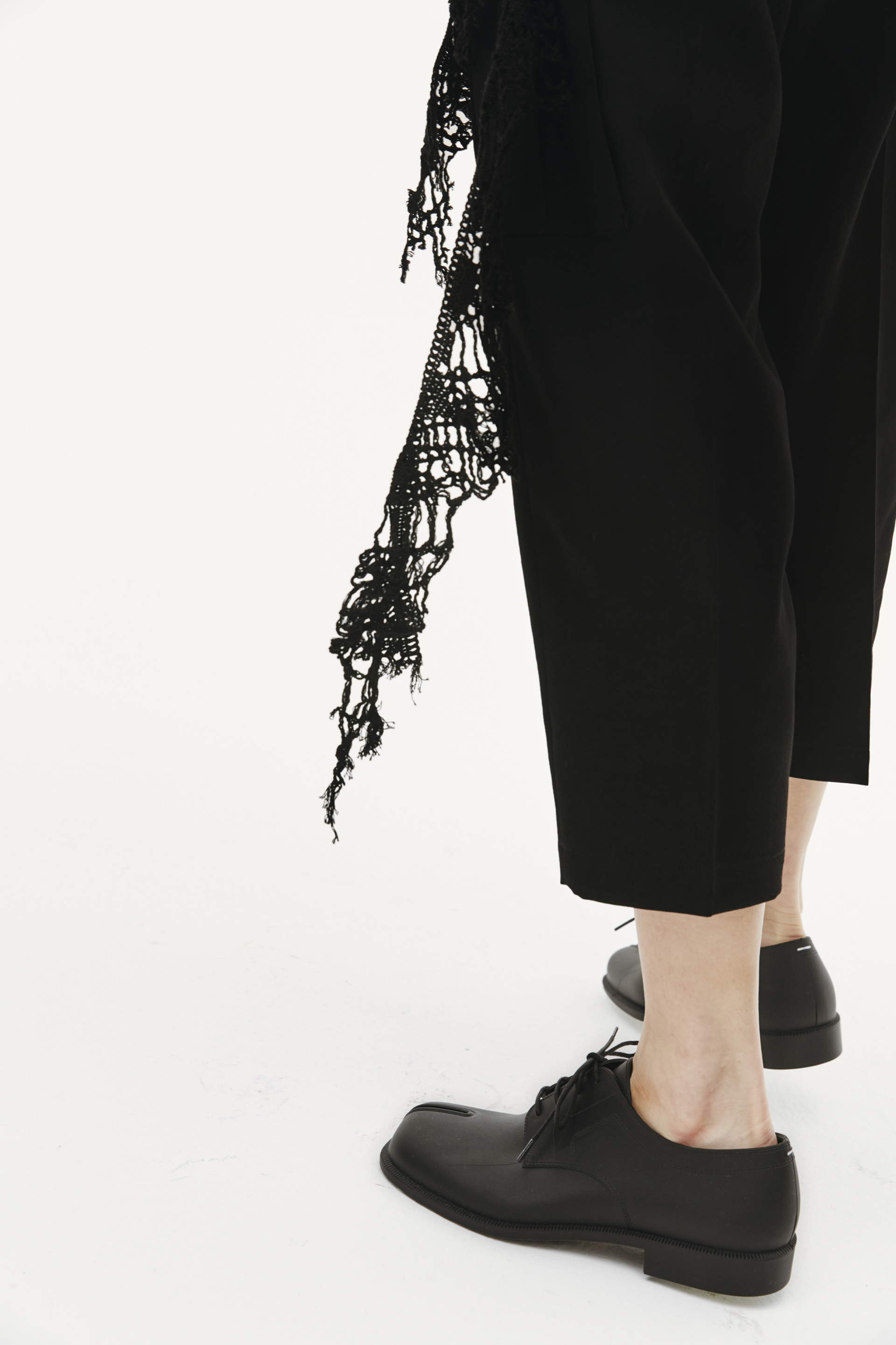 Y\'s Шерстяные брюки с кружевной деталью