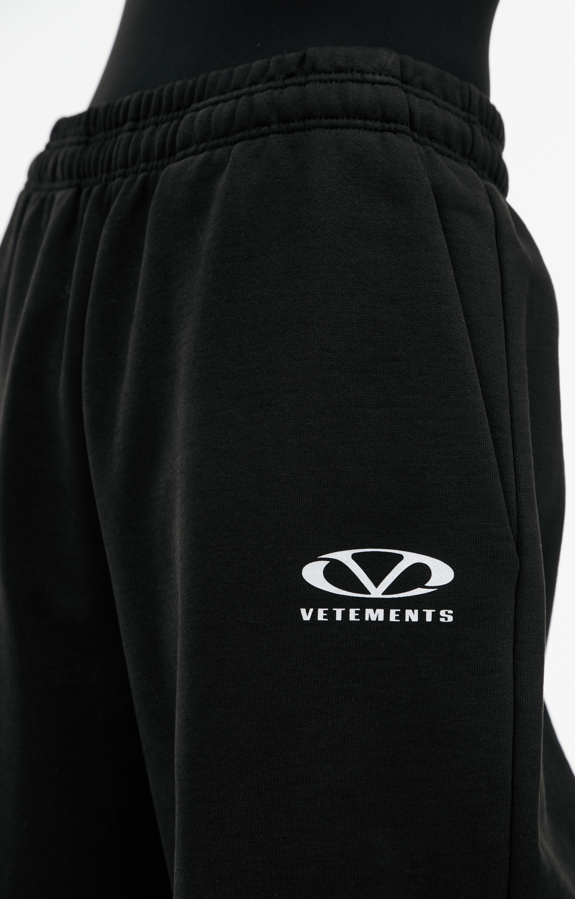 VETEMENTS Спортивные брюки с логотипом