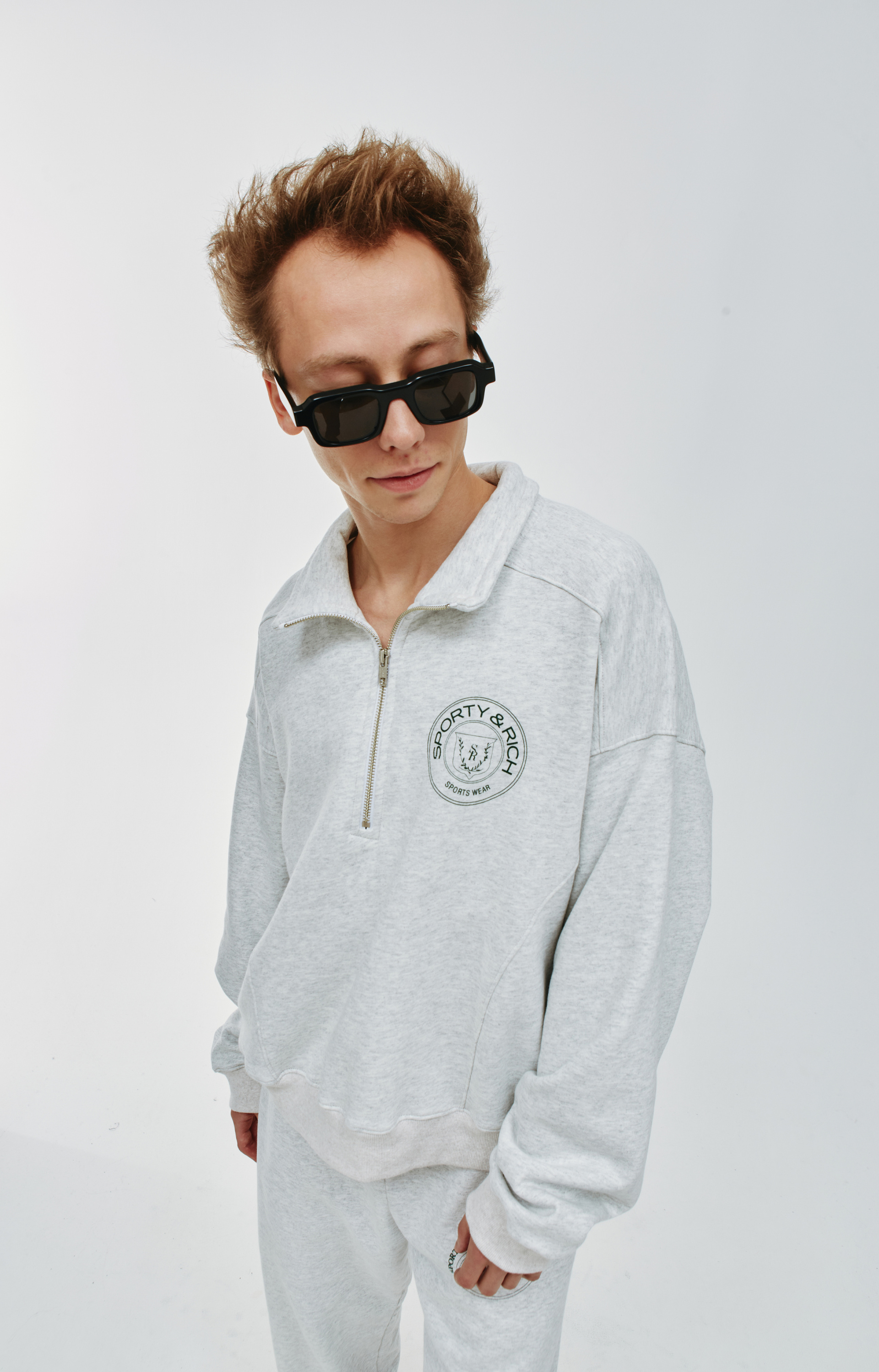 SPORTY & RICH Свитшот Connecticut Crest на молнии