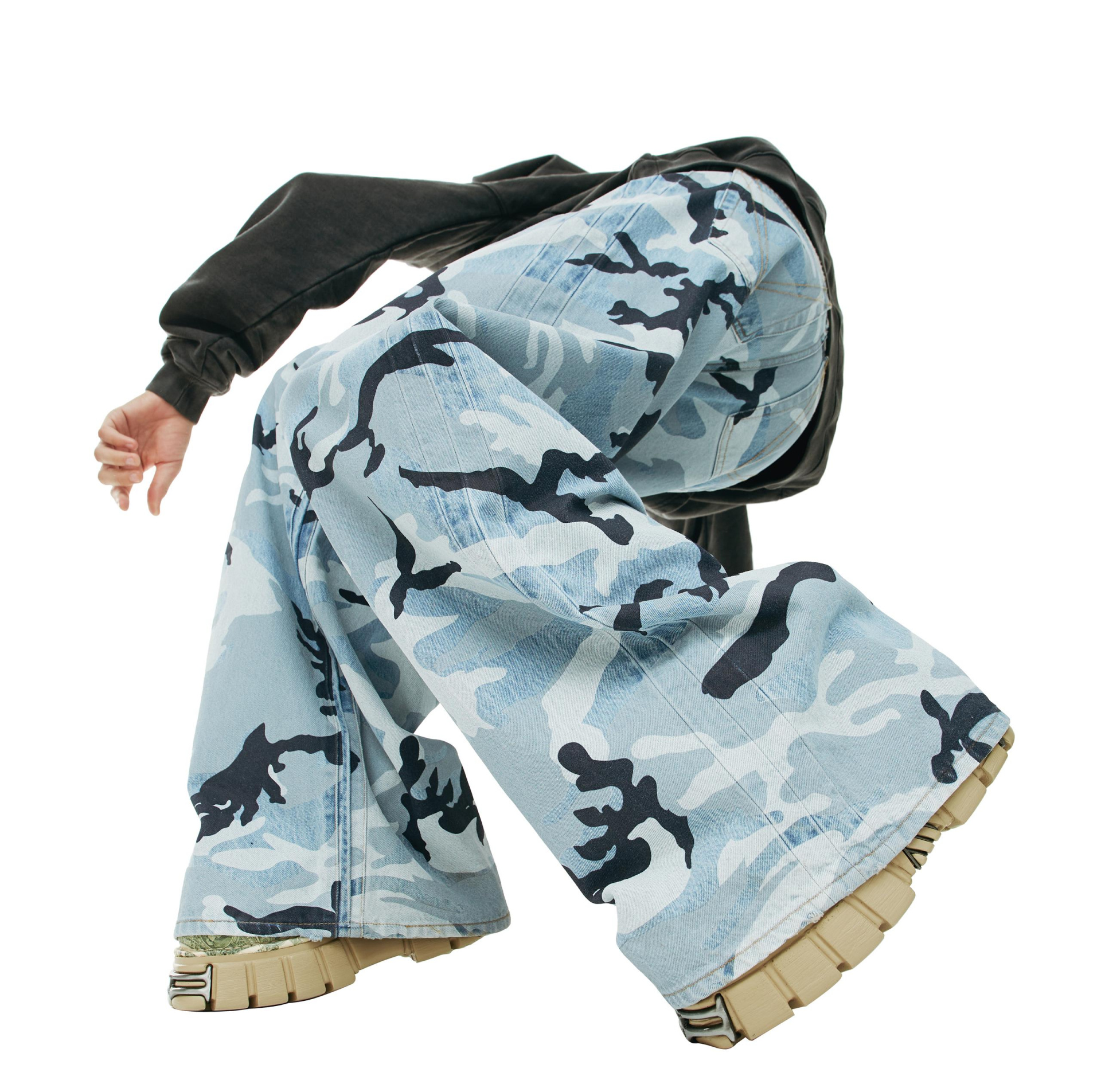 VETEMENTS Широкие камуфляж джинсы