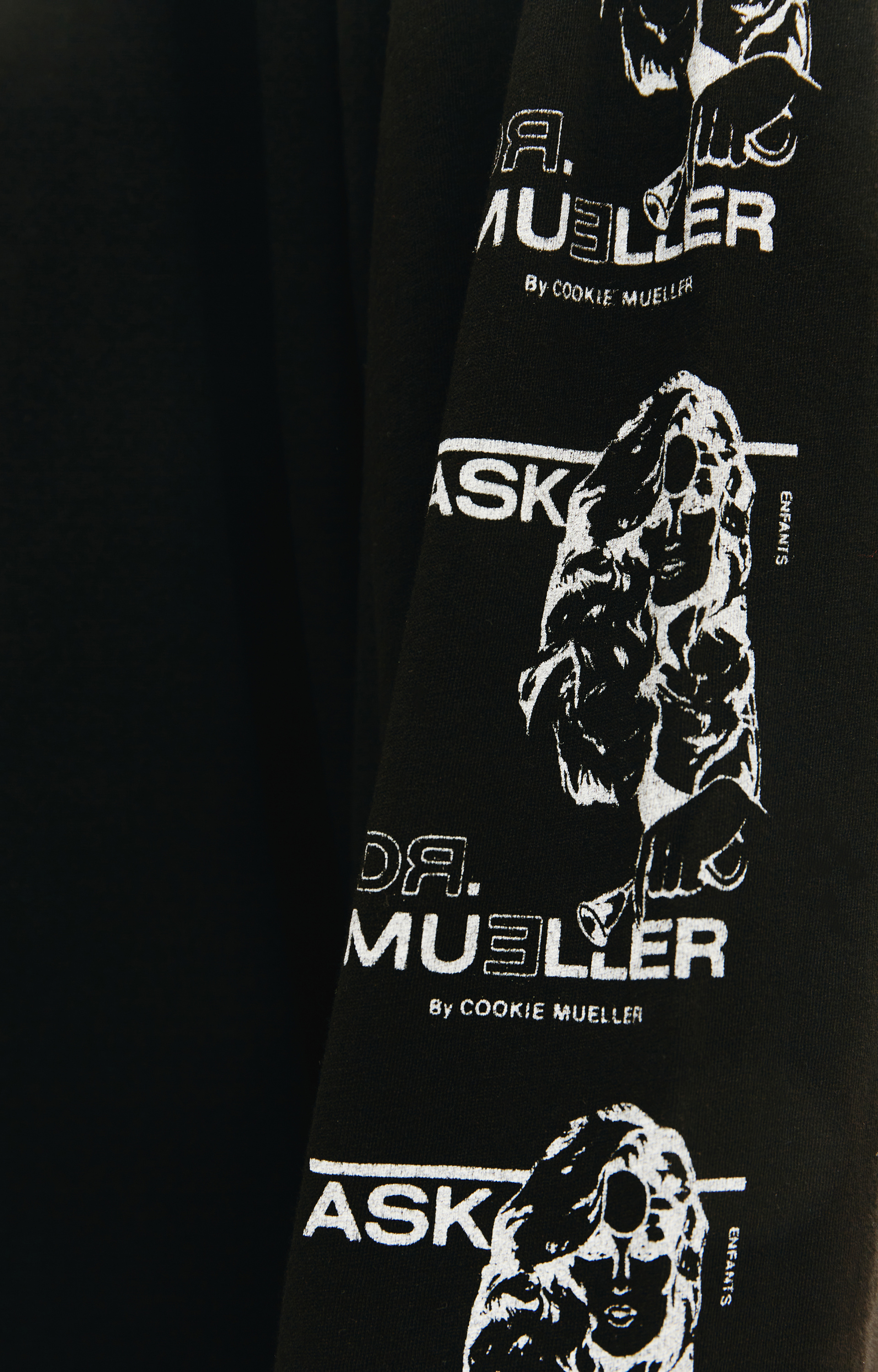 Enfants Riches Déprimés Лонгслив-010/623 принт dr mueller на груди и рукаве, черн