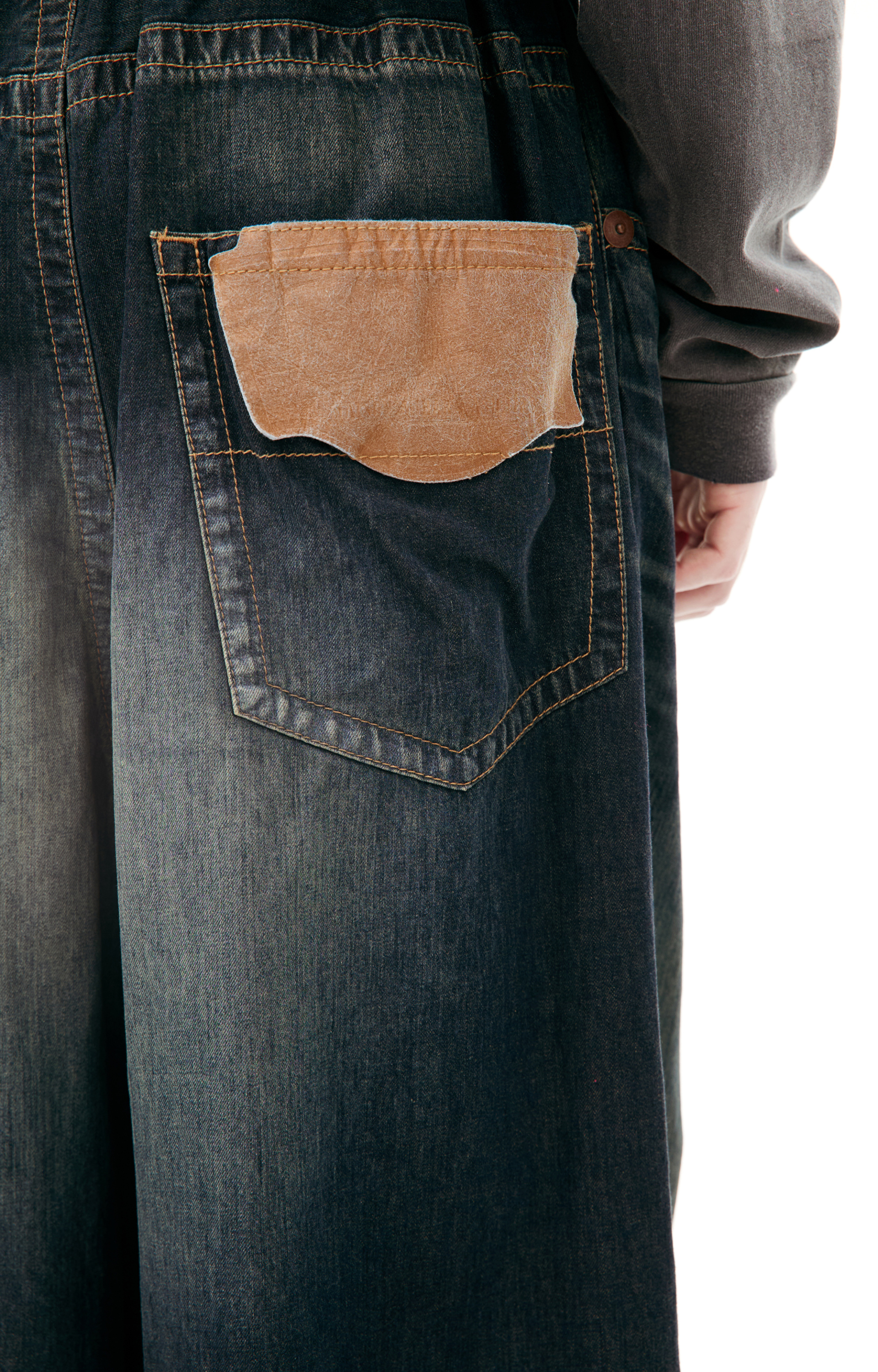 Maison Mihara Yasuhiro Прямые джинсы с логотипом