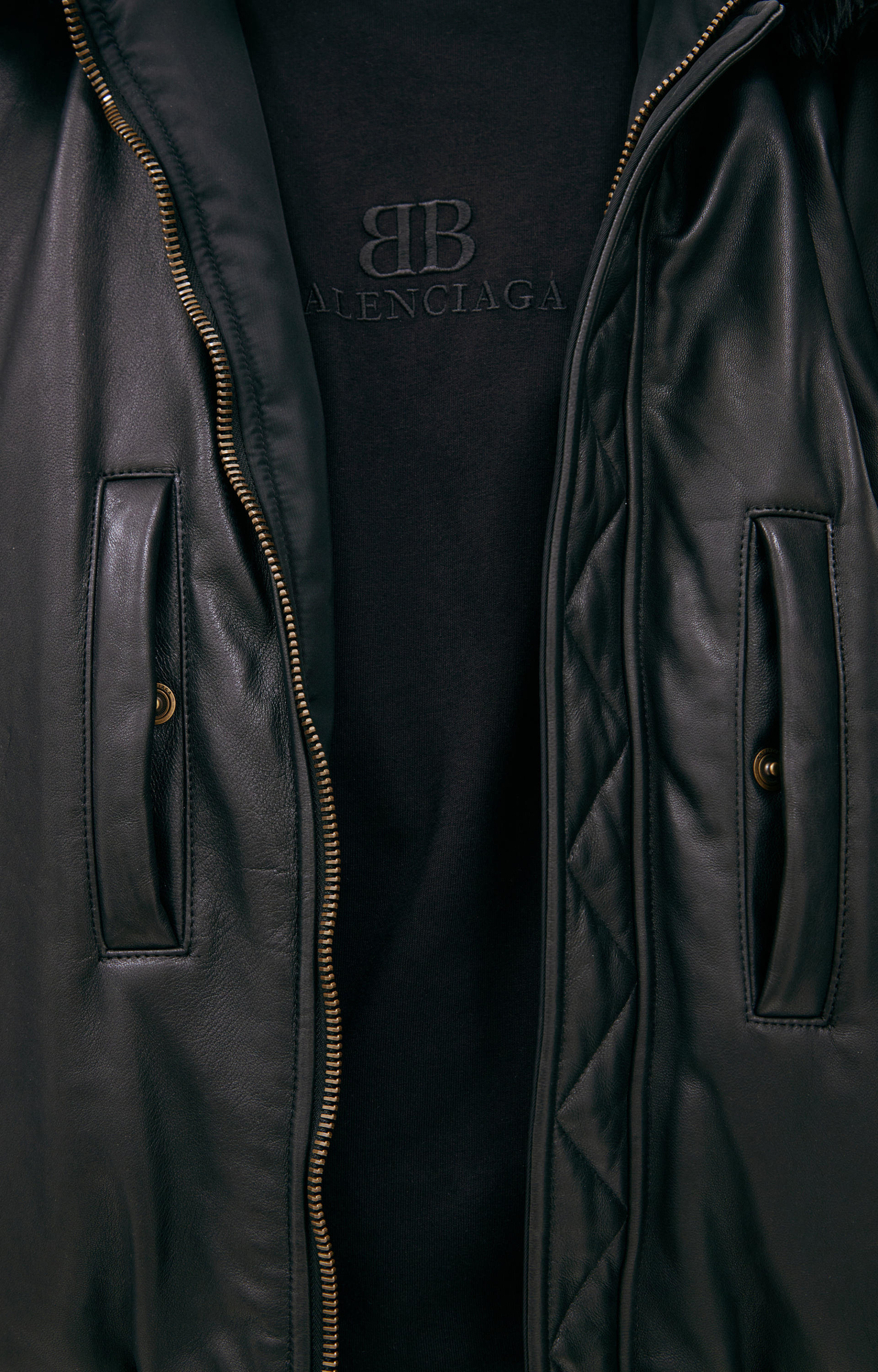 Balenciaga Бомбер с меховым воротом