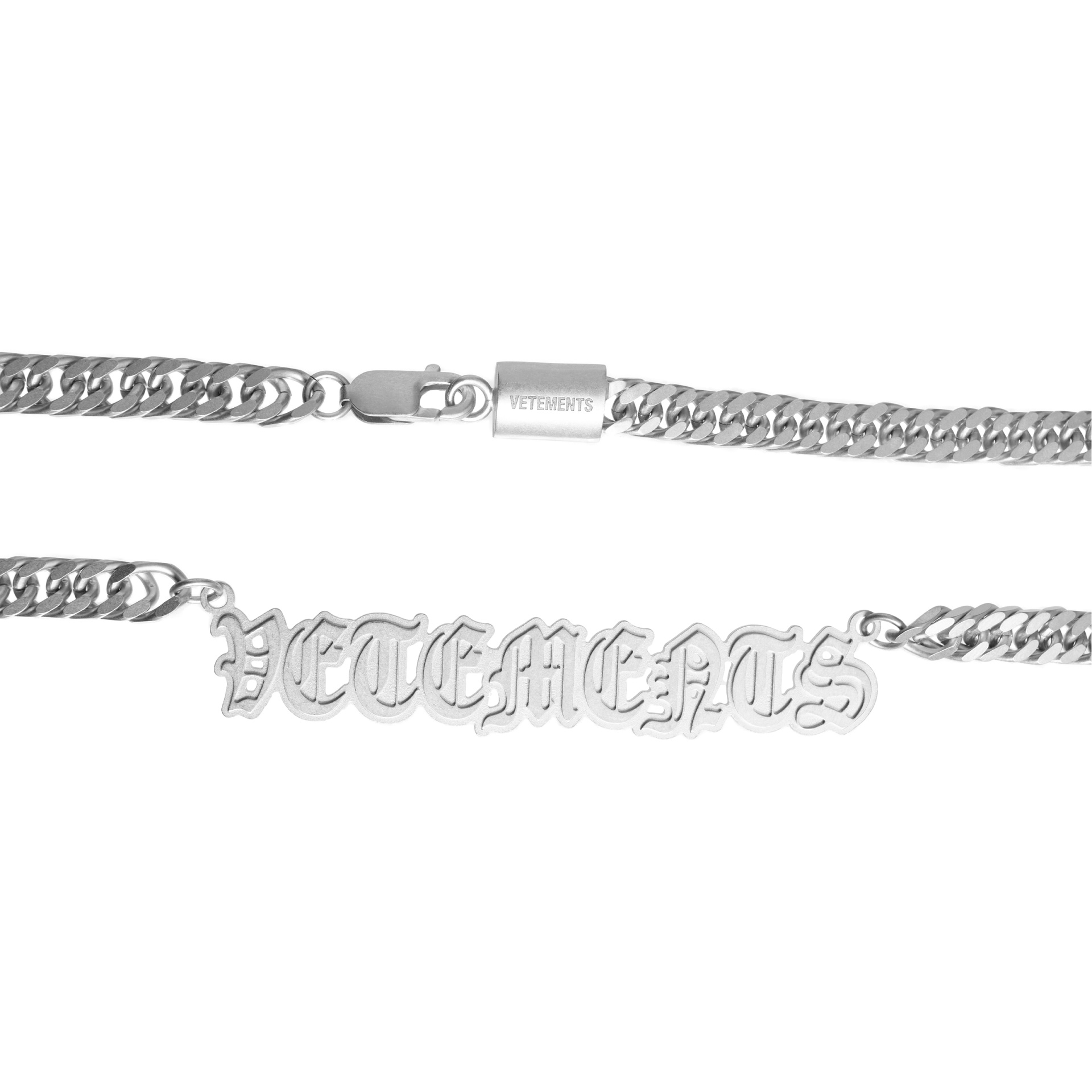 VETEMENTS Колье с готическим логотипом