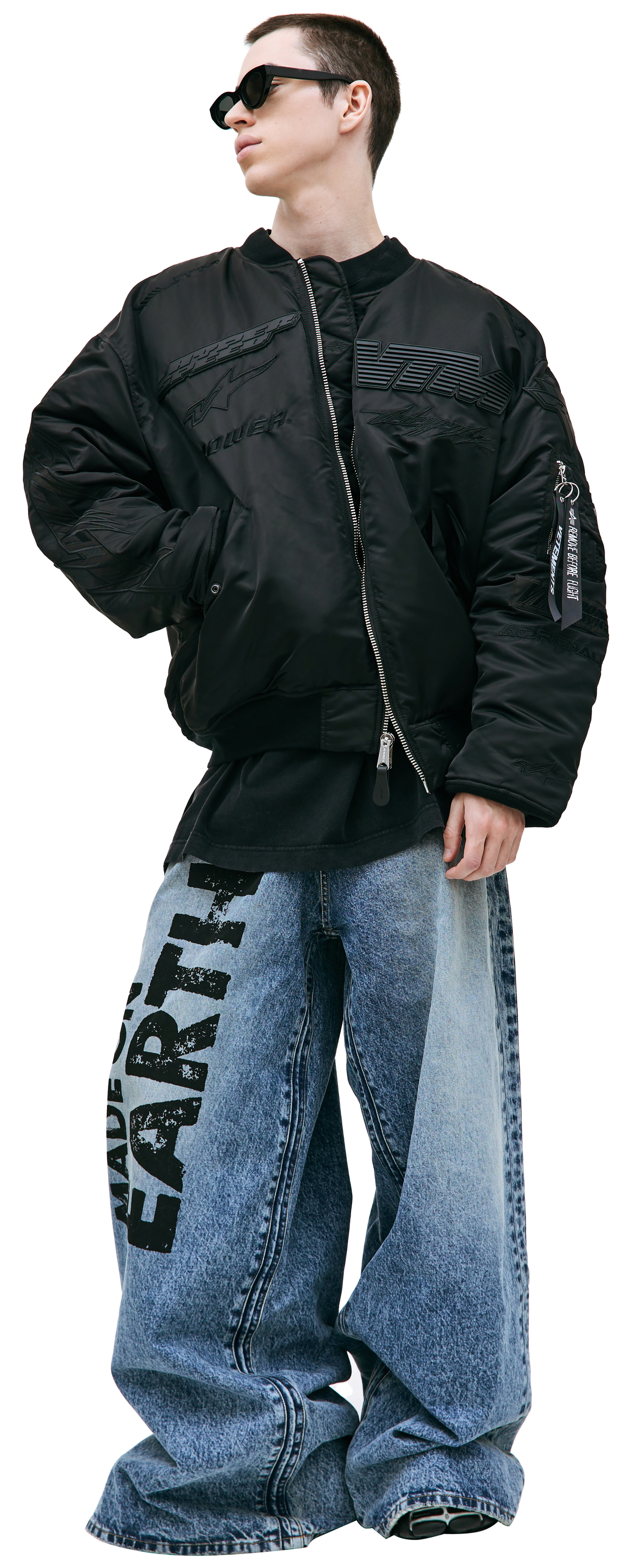 VETEMENTS Двусторонний бомбер VETEMENTS x Alpha Industries с нашивками