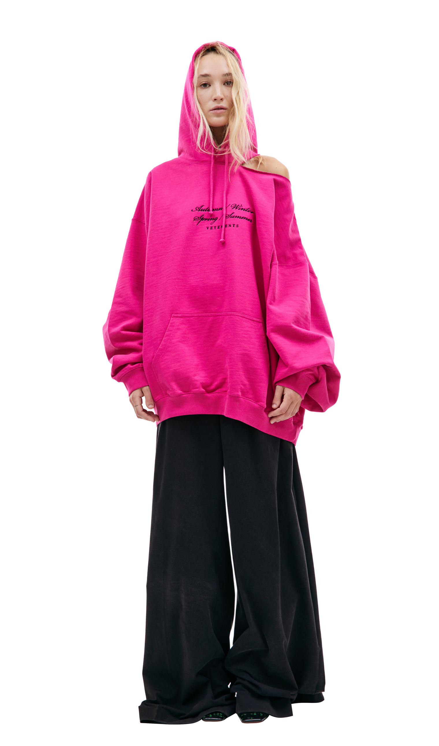 VETEMENTS Оверсайз худи с рваным плечом