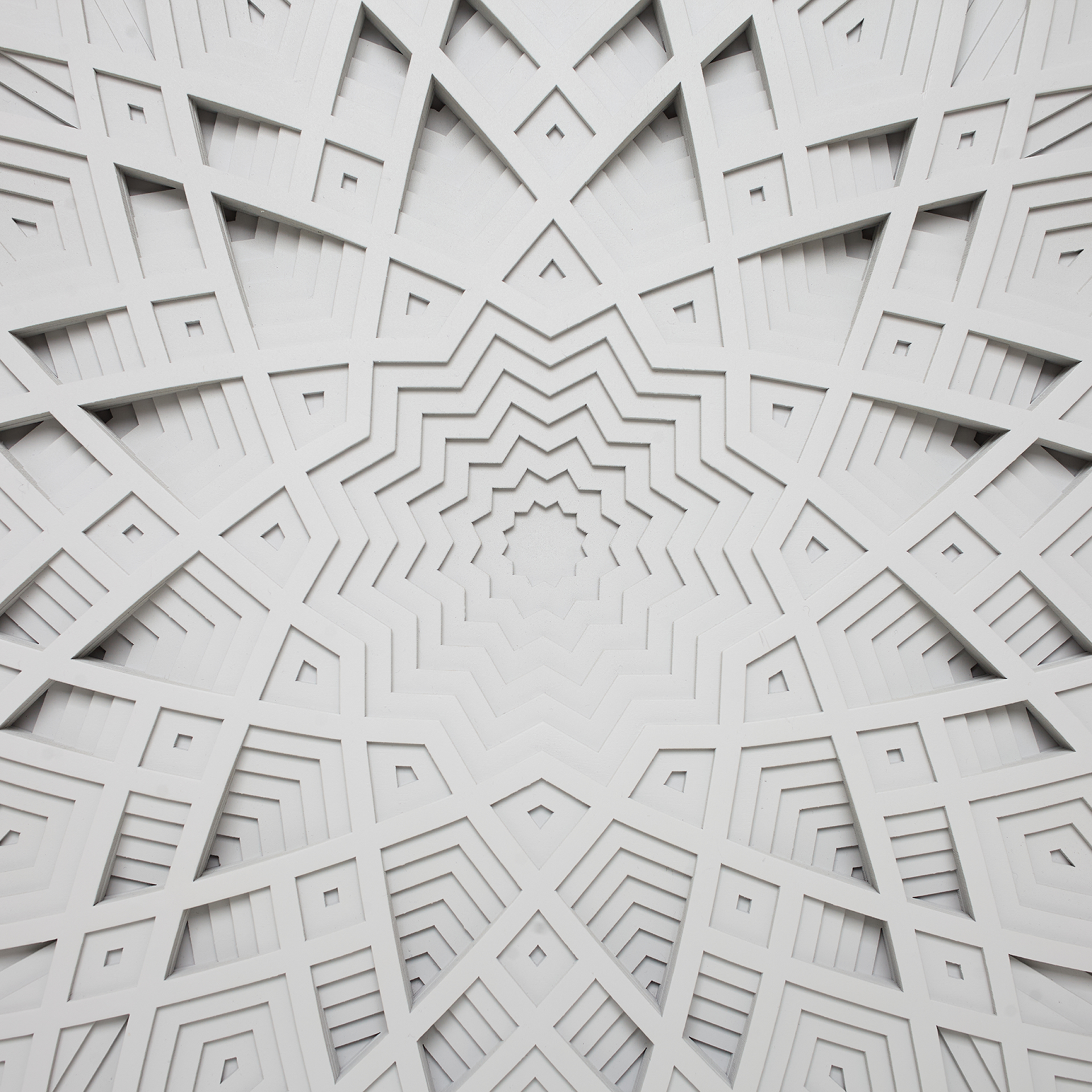 PLANIMETRY Белое панно с орнаментом