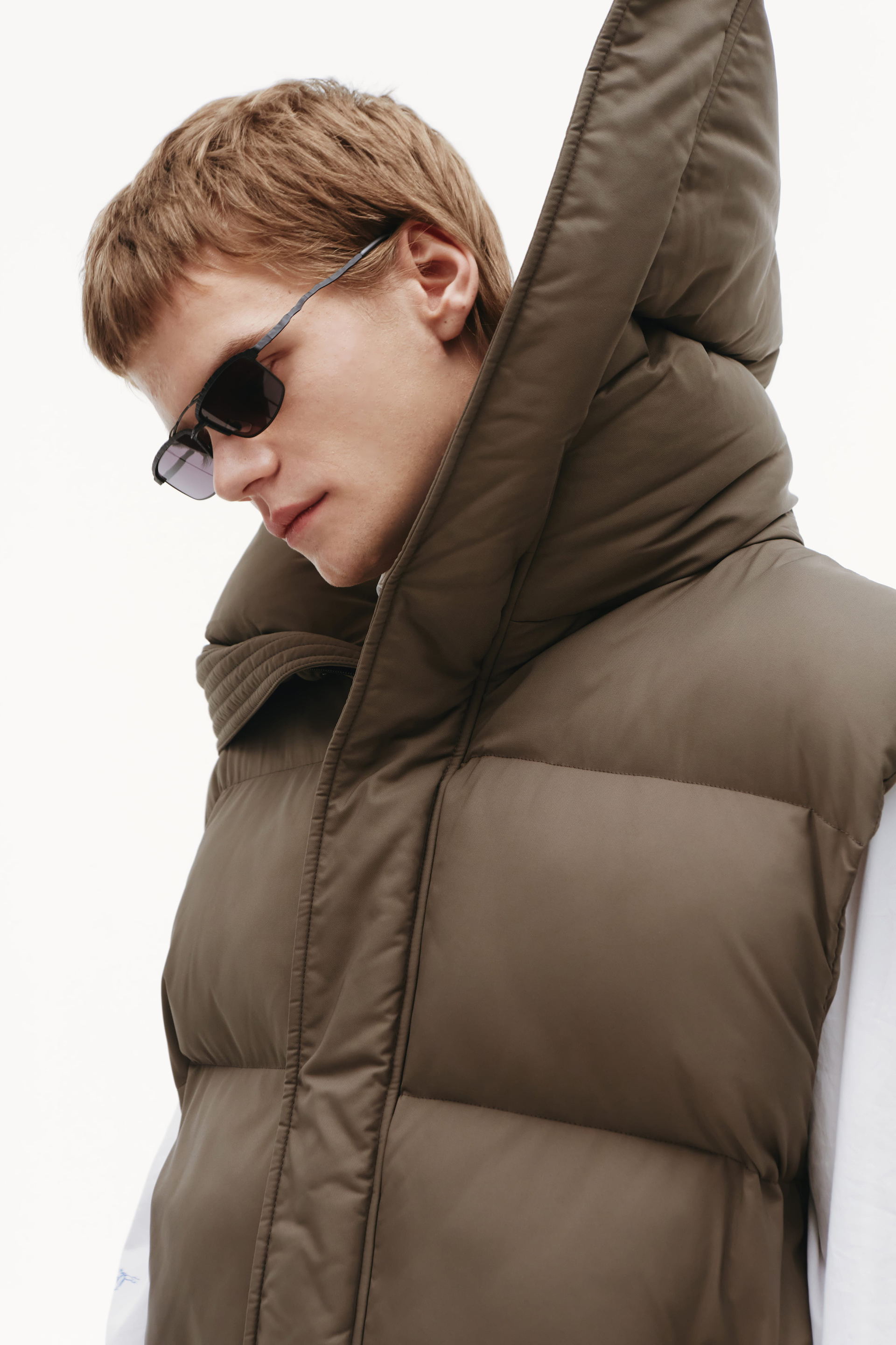 Balenciaga Оверсайз жилет с высоким воротником