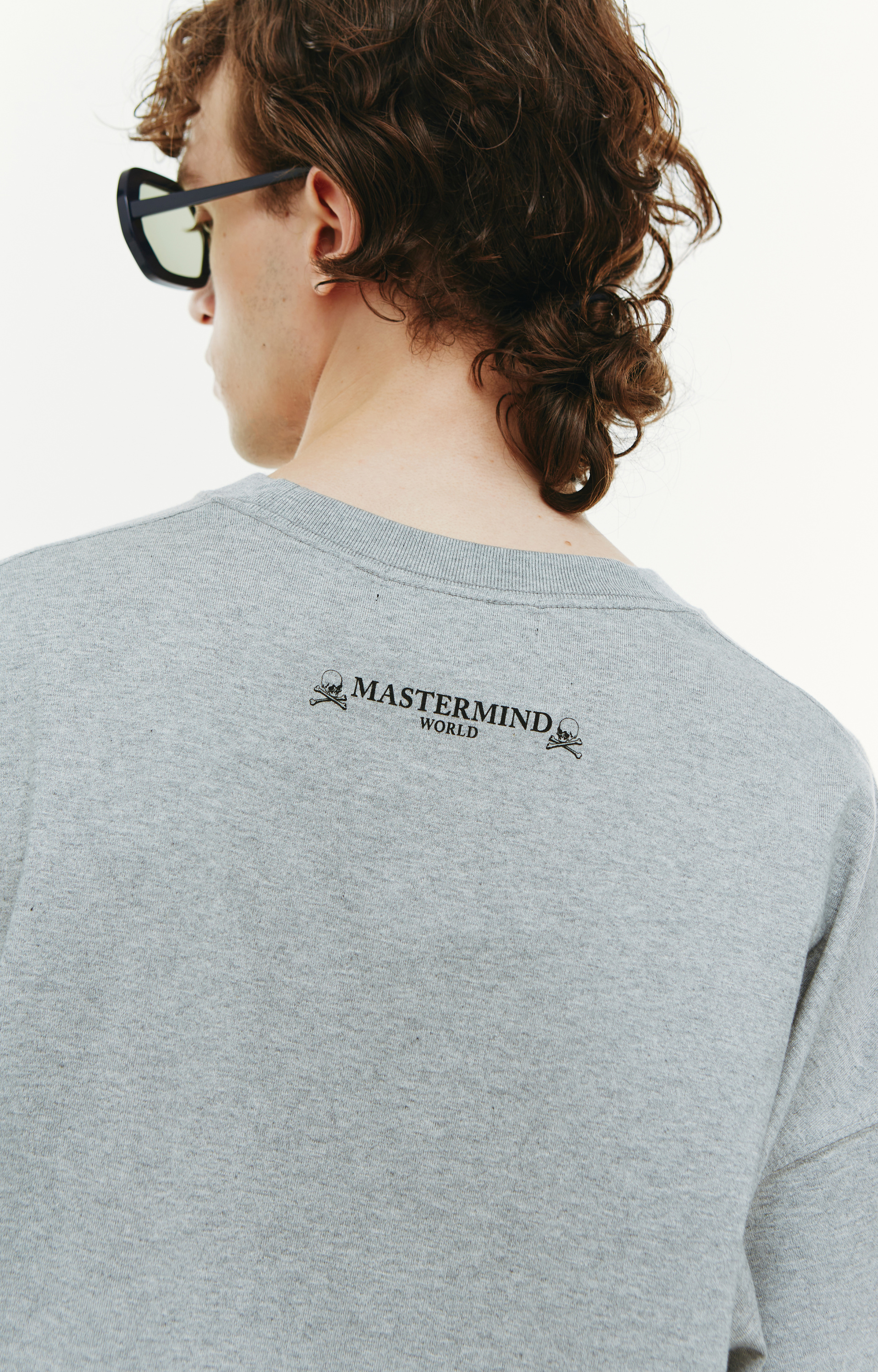 Mastermind WORLD Серая футболка с принтом