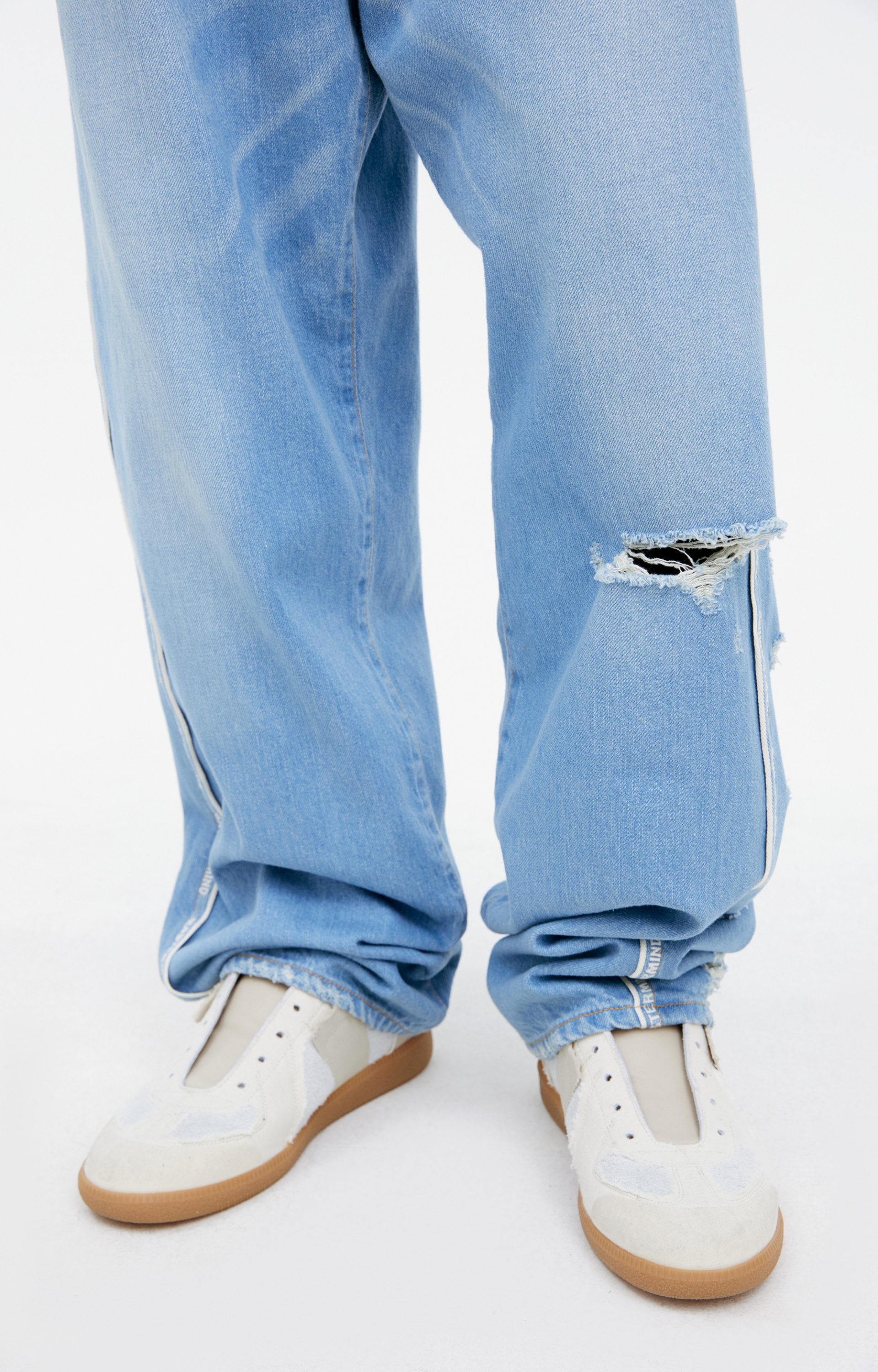 Mastermind WORLD Голубые джинсы с лампасами