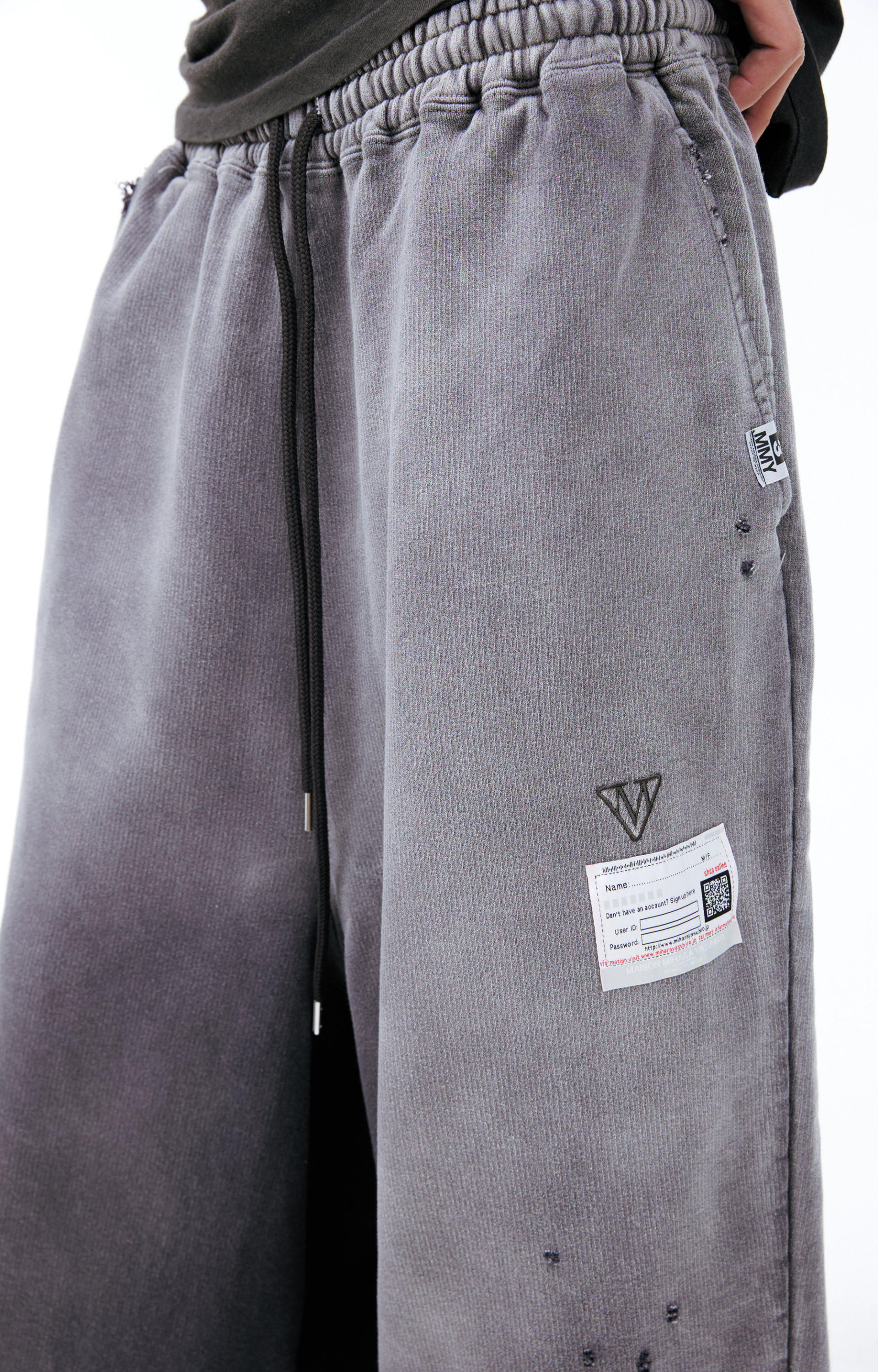 Maison Mihara Yasuhiro Спортивные брюки с потертостями