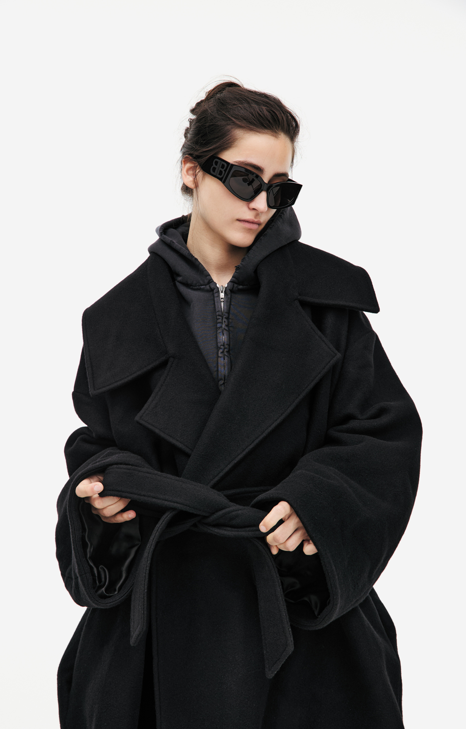 Balenciaga Куртка-814628/TRU33/1000 пальто, без пуГ. с поясом, шерсть. черн