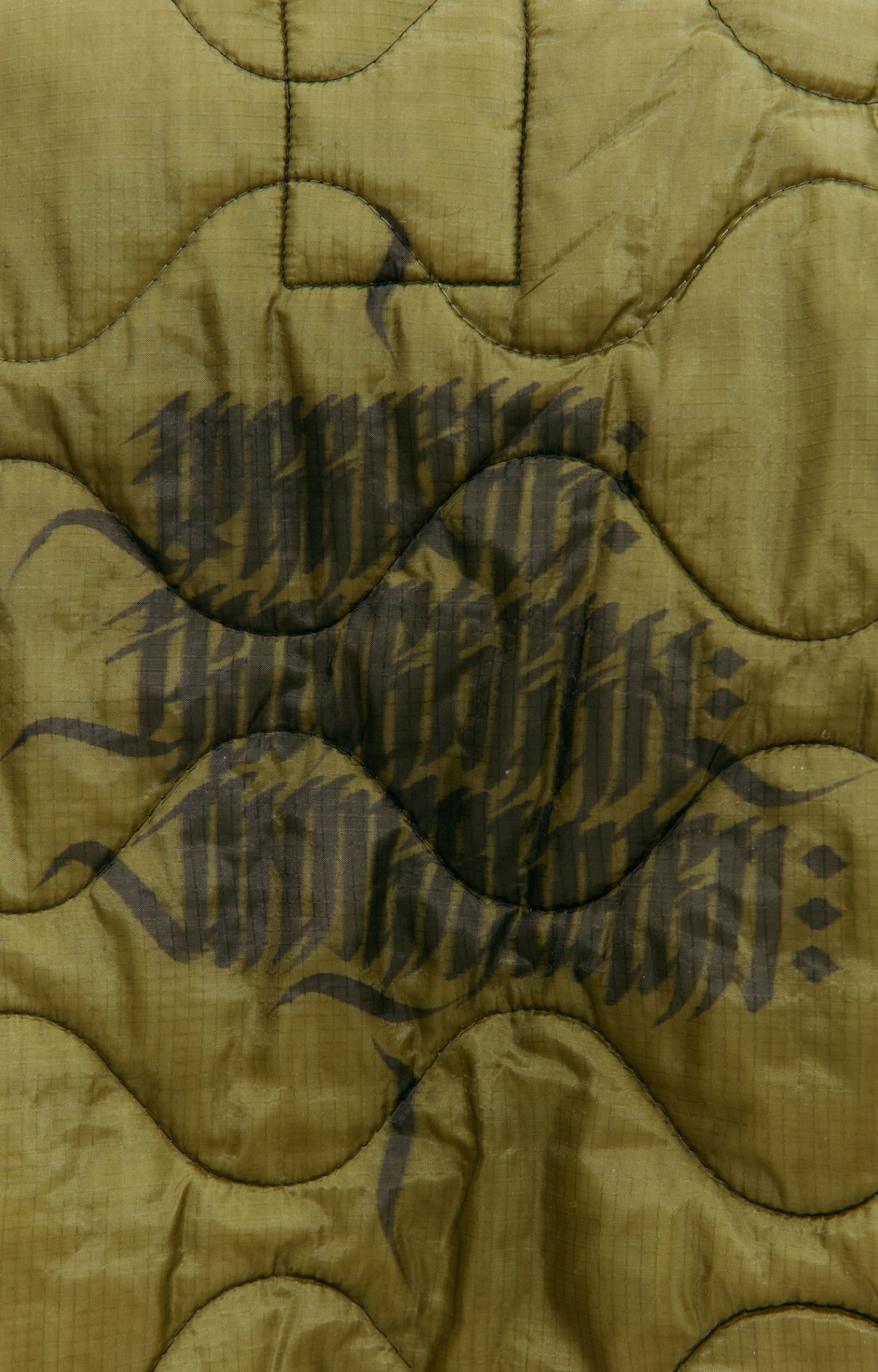 Children of the discordance Стеганая куртка с граффити на рукавах