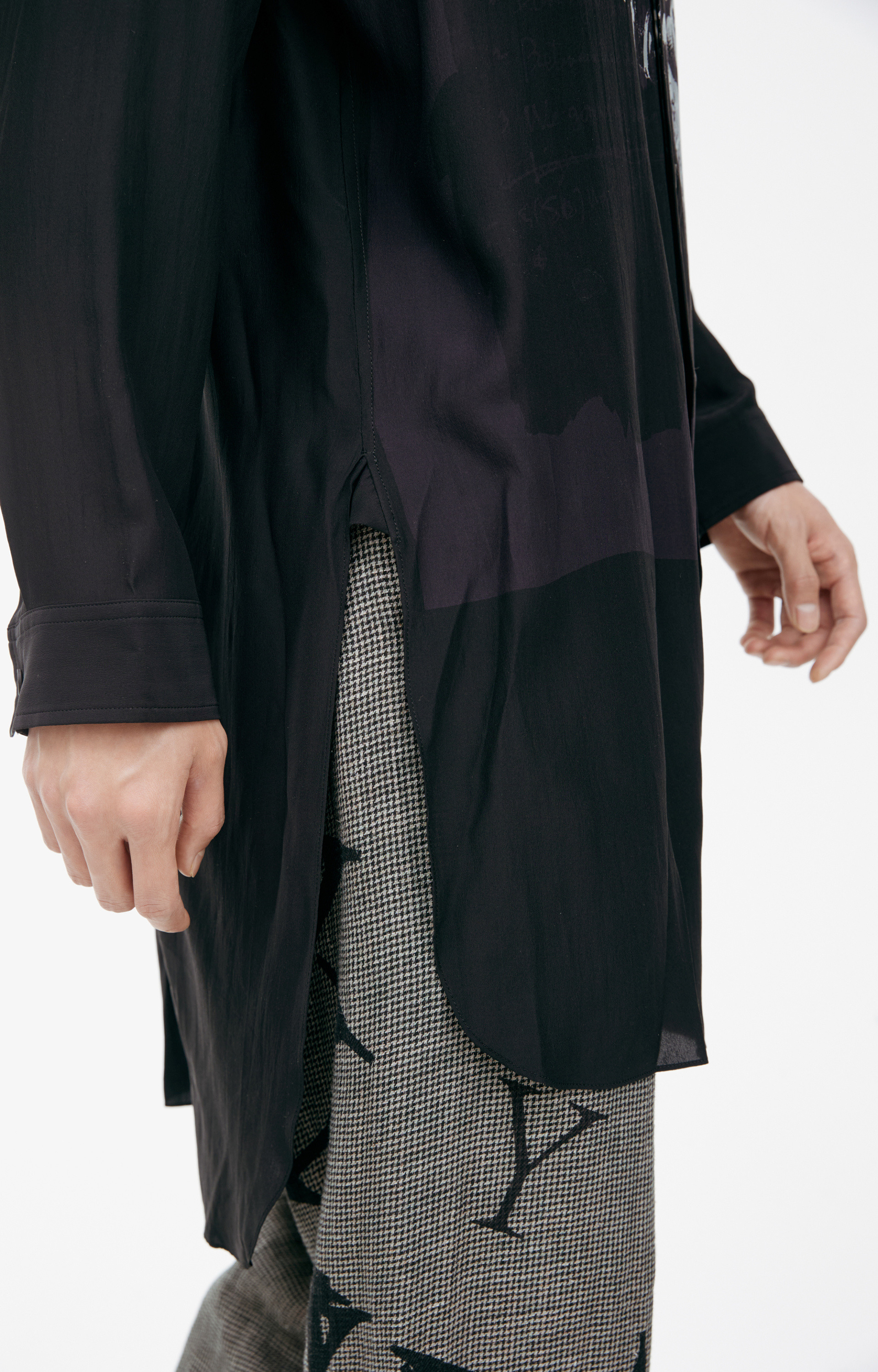 Yohji Yamamoto Шелковая рубашка с принтом
